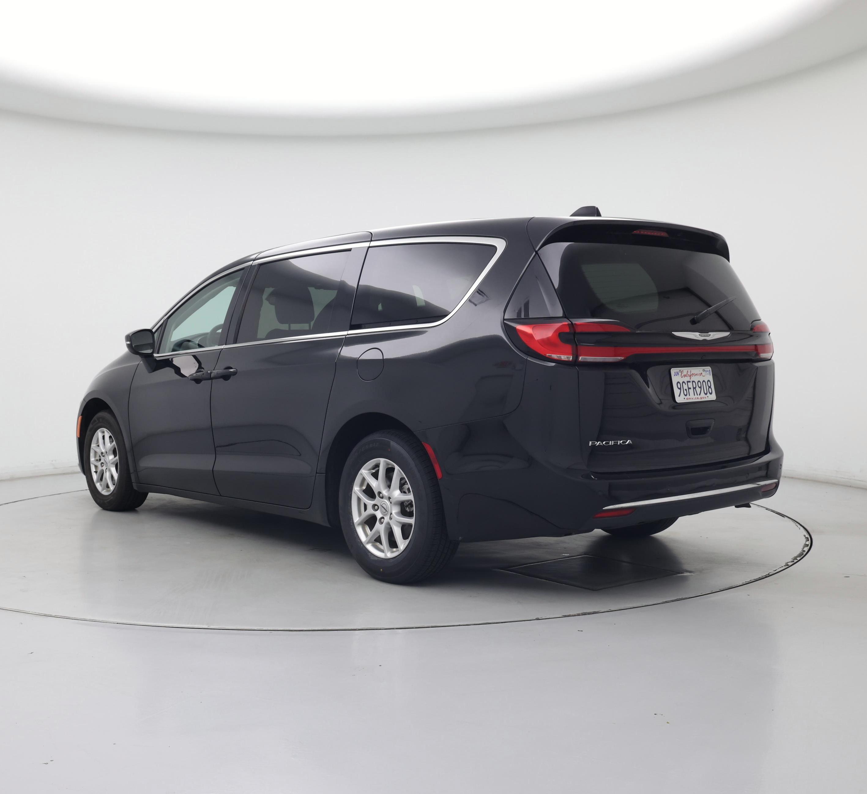 Thumbnail: 2023 Chrysler Pacifica - 2