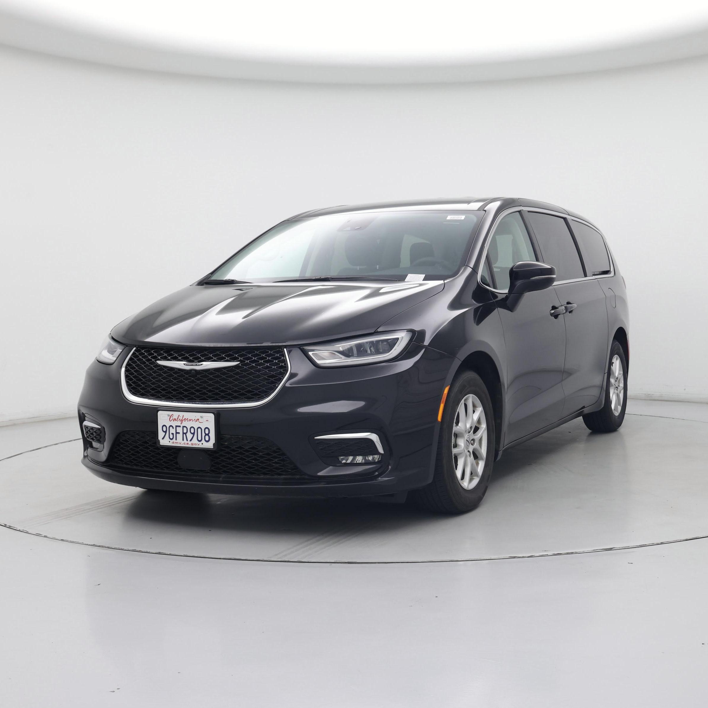 Thumbnail: 2023 Chrysler Pacifica - 4