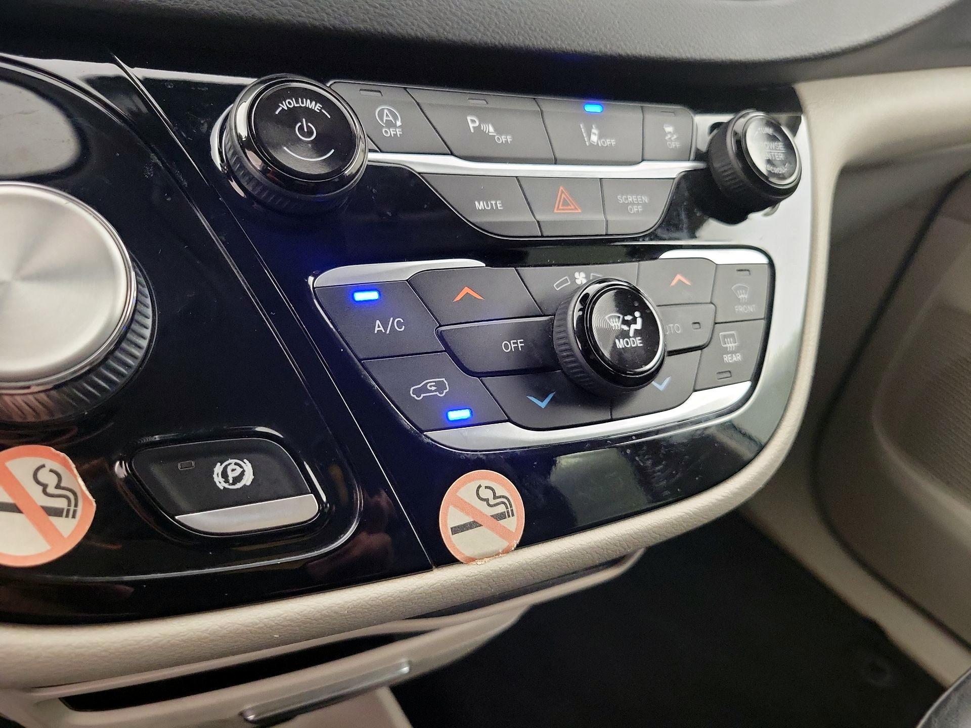 Thumbnail: 2022 Chrysler Pacifica - 16