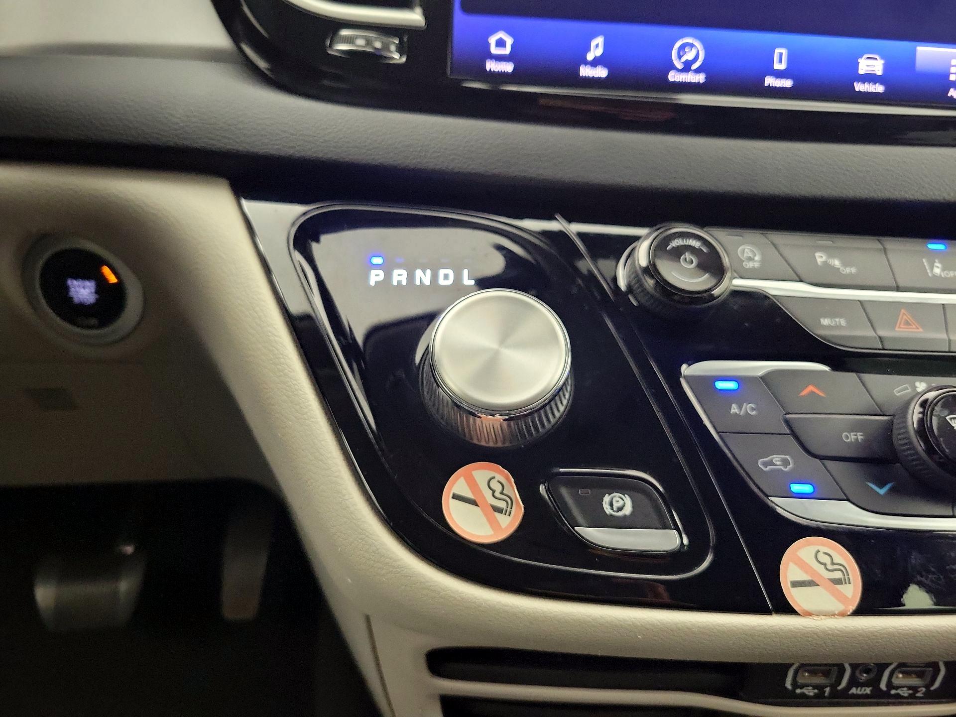 Thumbnail: 2022 Chrysler Pacifica - 17