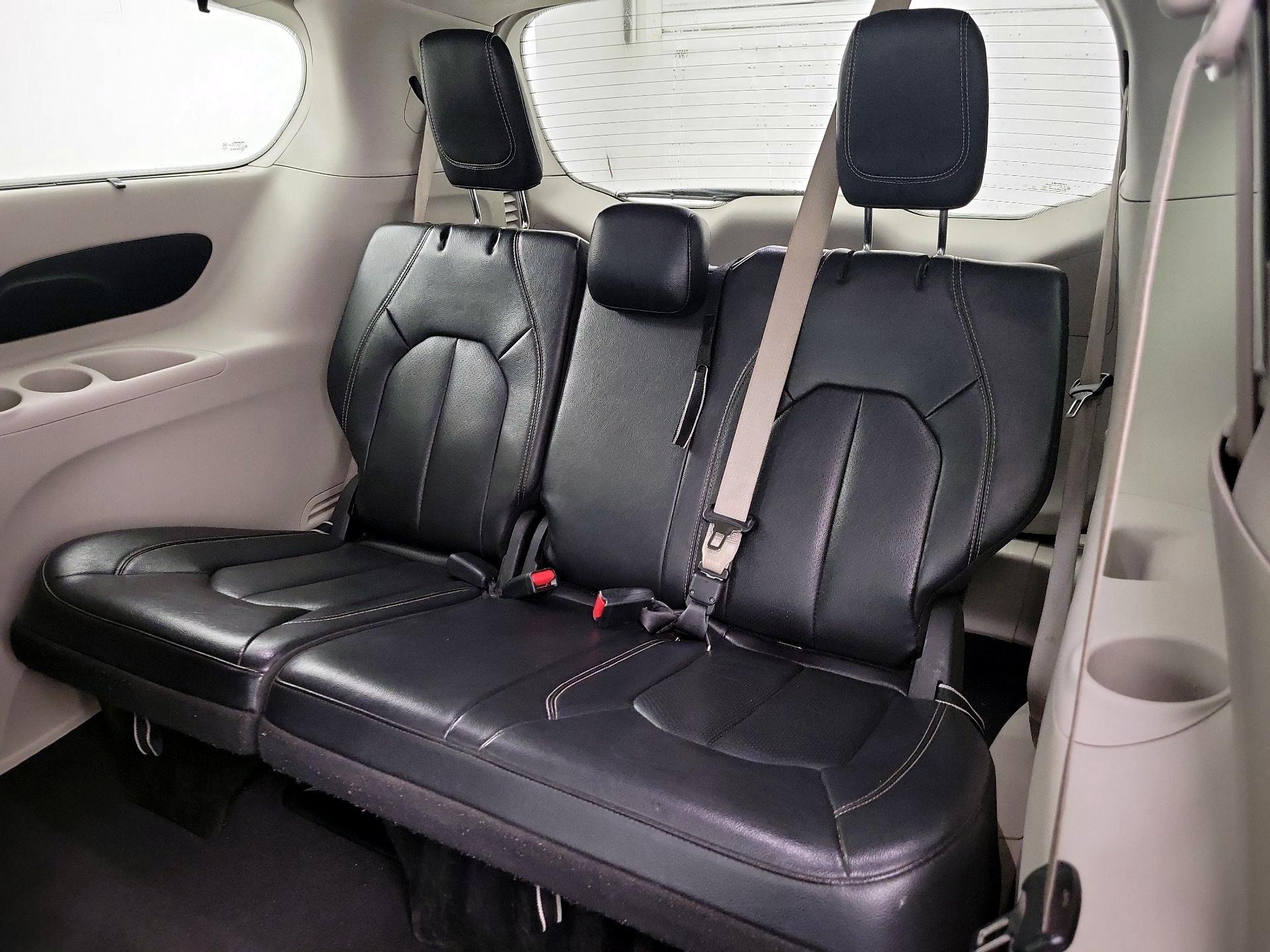 Thumbnail: 2022 Chrysler Pacifica - 20