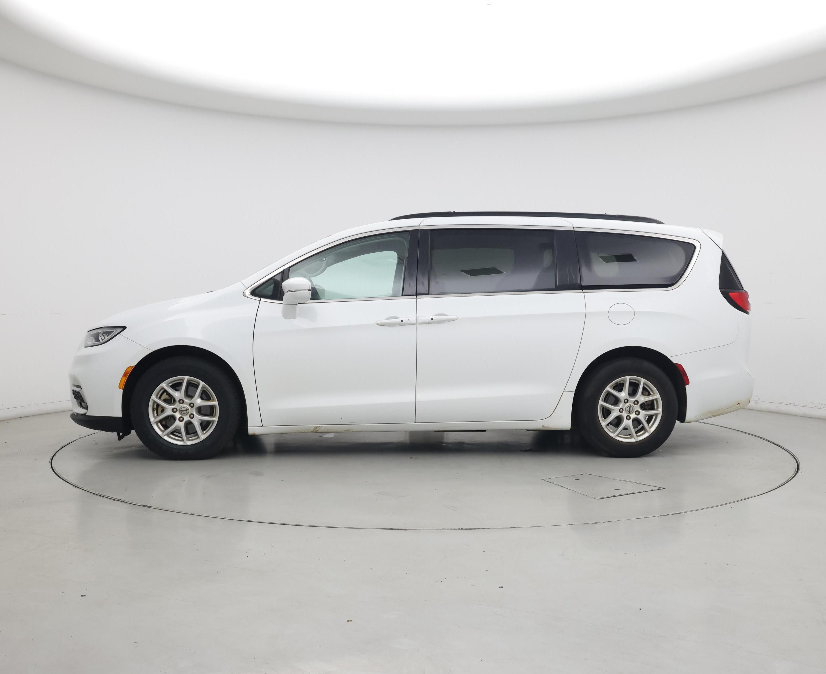 Thumbnail: 2022 Chrysler Pacifica - 3