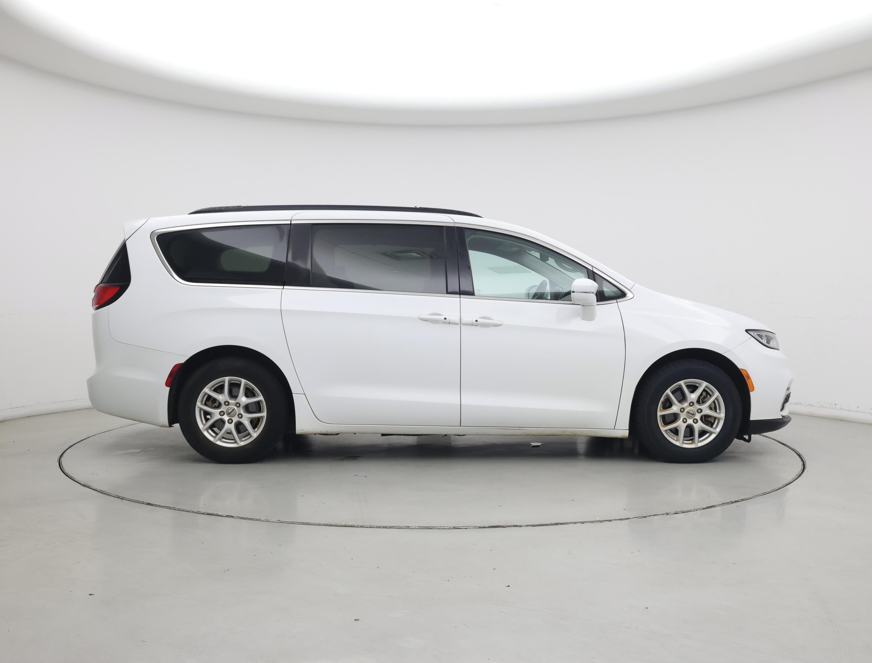 Thumbnail: 2022 Chrysler Pacifica - 7