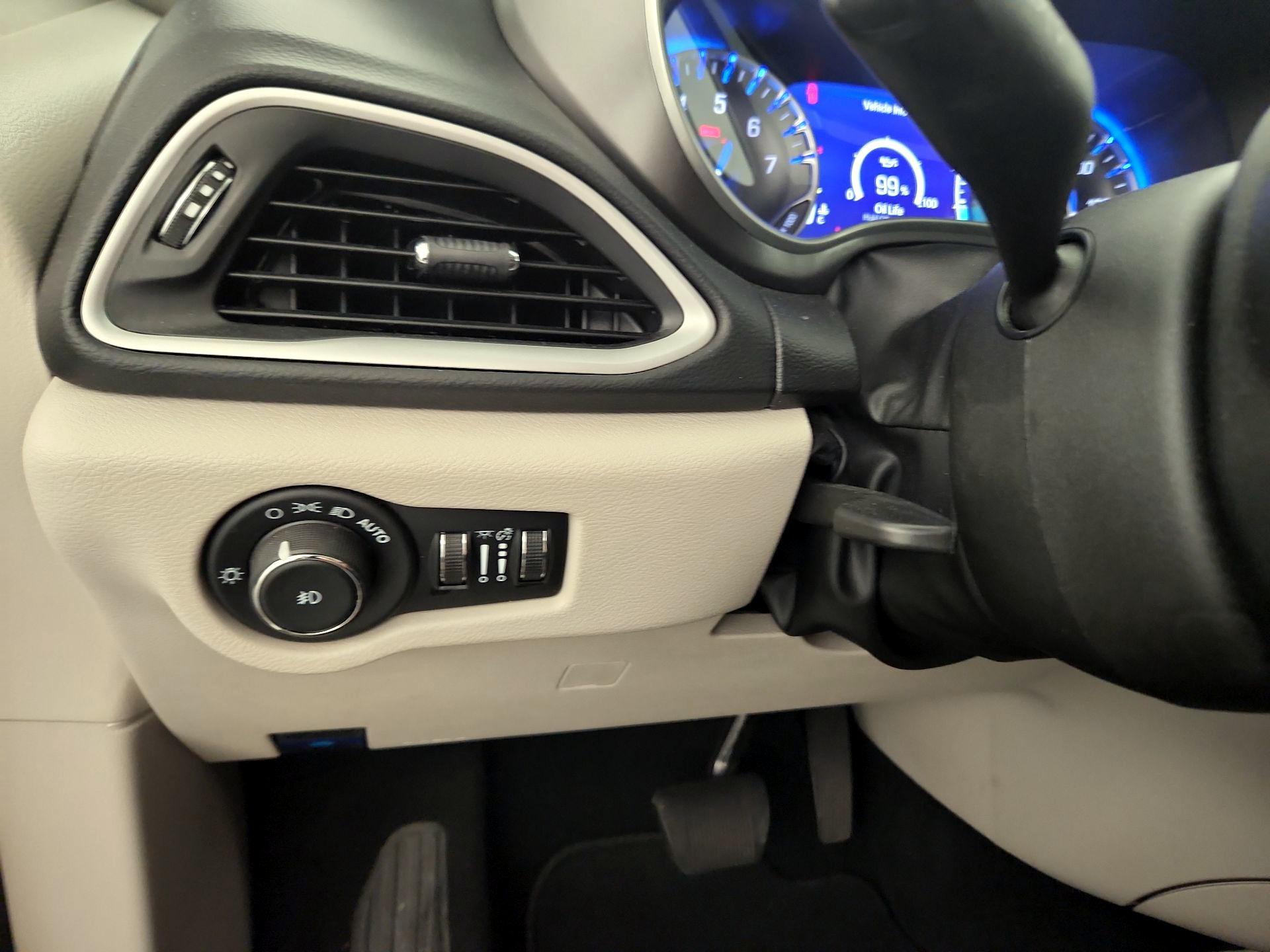 Thumbnail: 2023 Chrysler Pacifica - 13