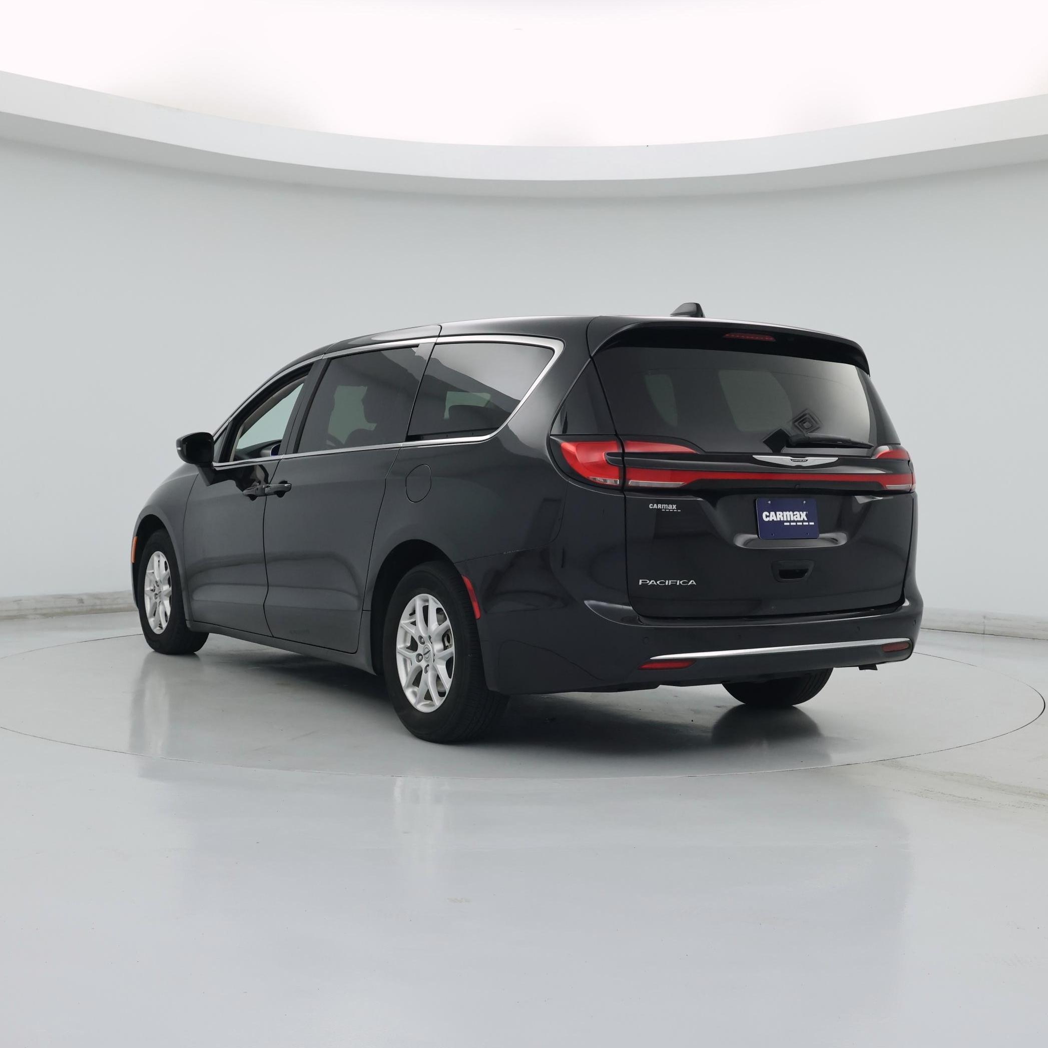 Thumbnail: 2023 Chrysler Pacifica - 2
