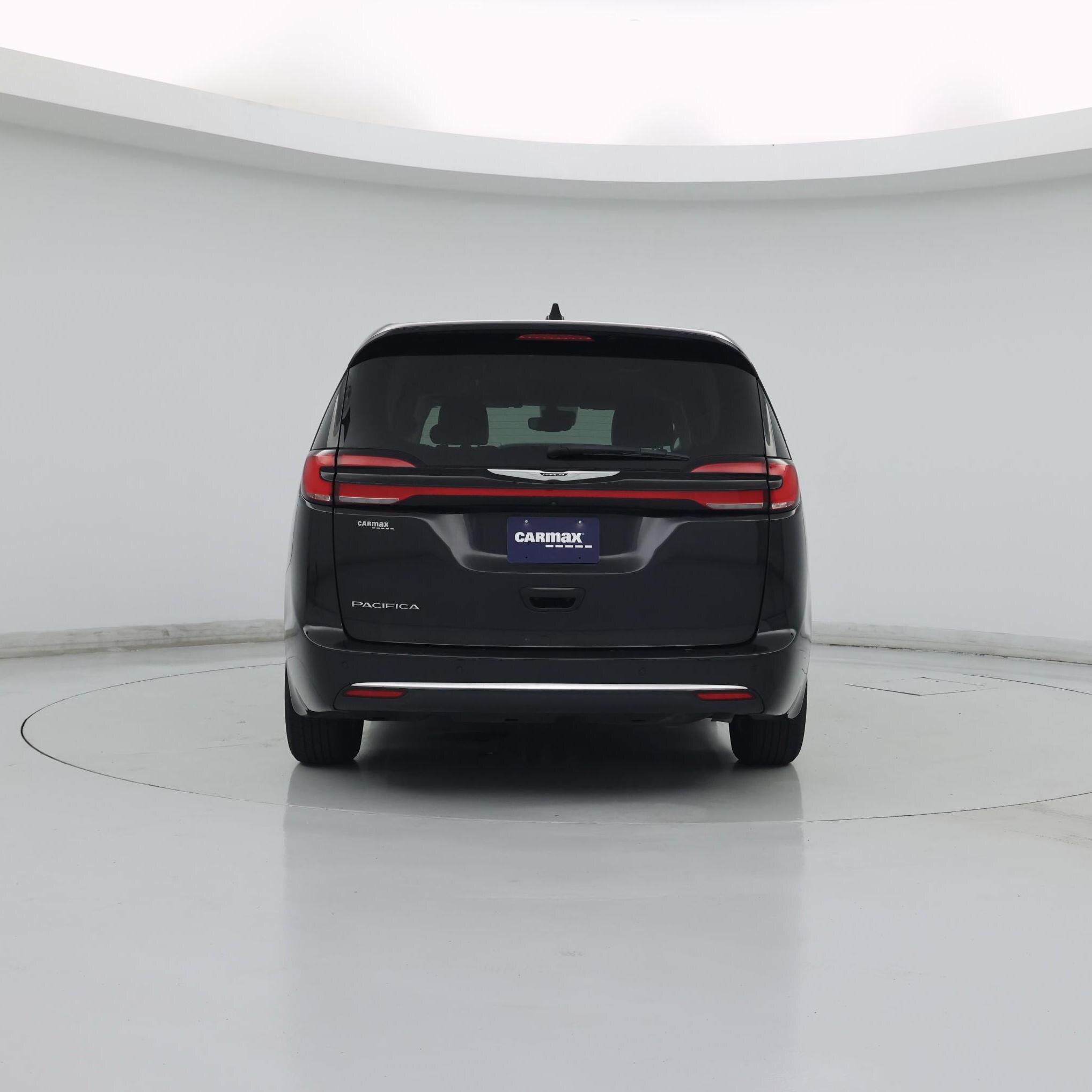 Thumbnail: 2023 Chrysler Pacifica - 6