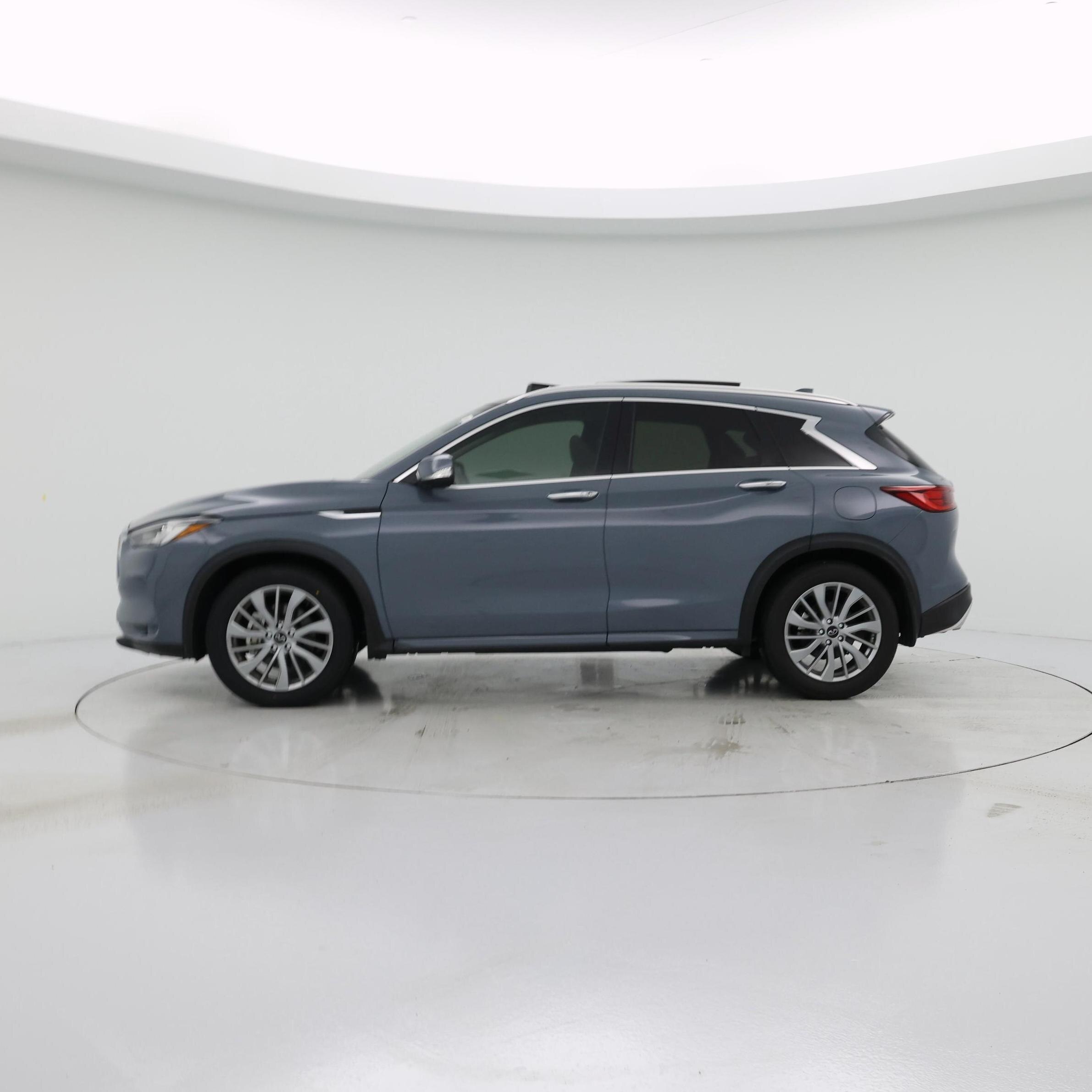 Thumbnail: 2023 INFINITI QX50 - 3