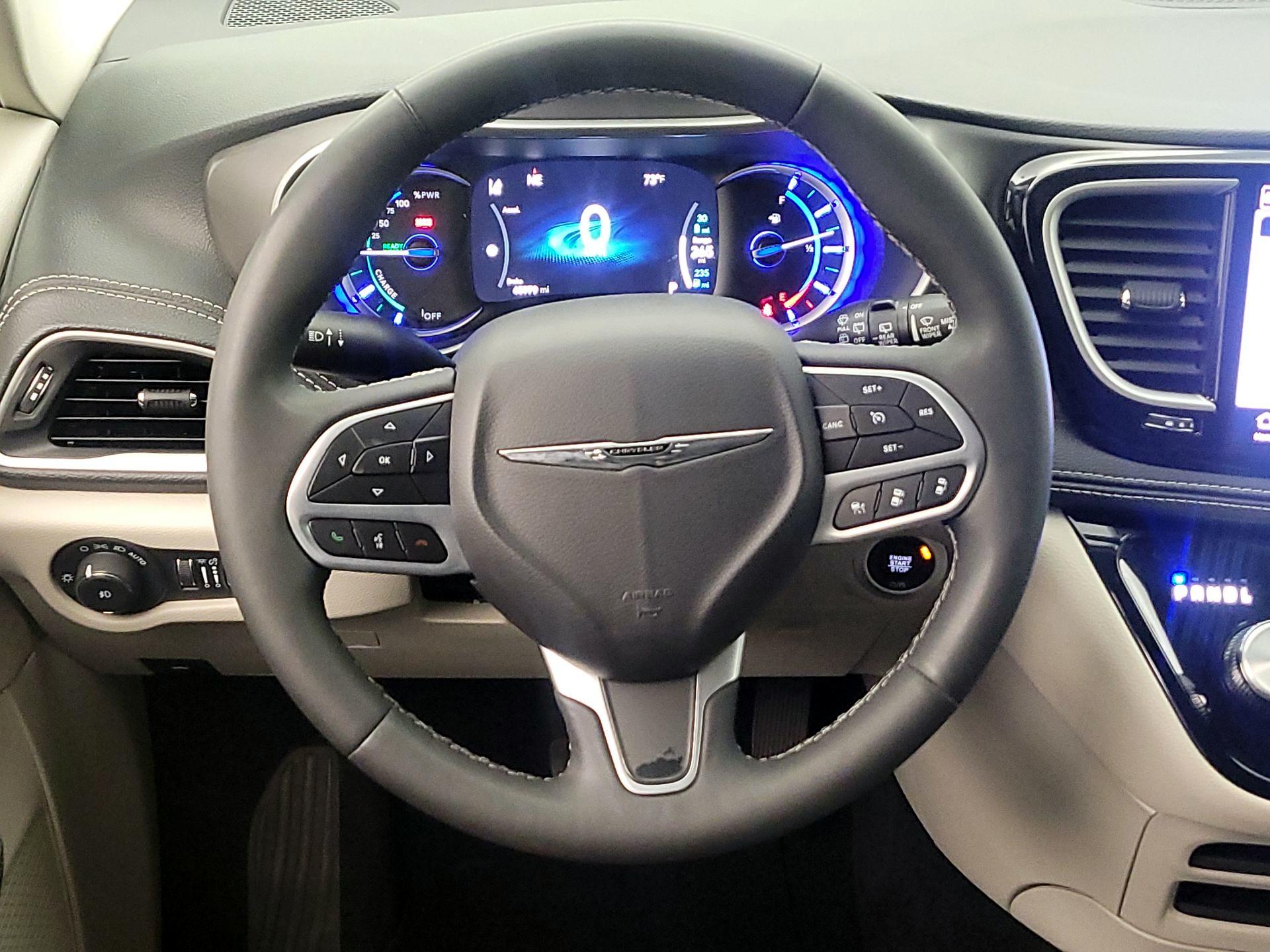 Thumbnail: 2024 Chrysler Pacifica - 10