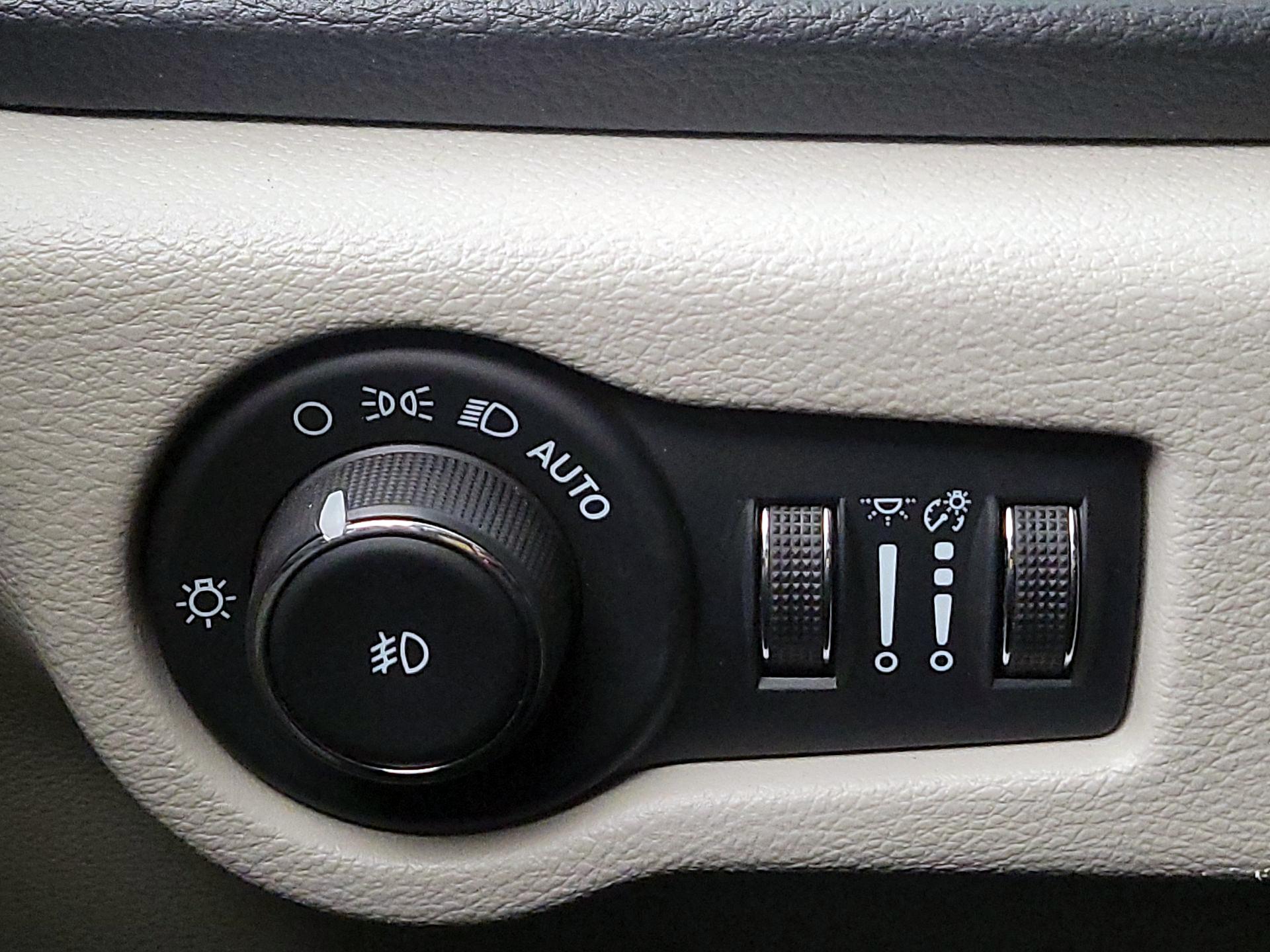 Thumbnail: 2024 Chrysler Pacifica - 13