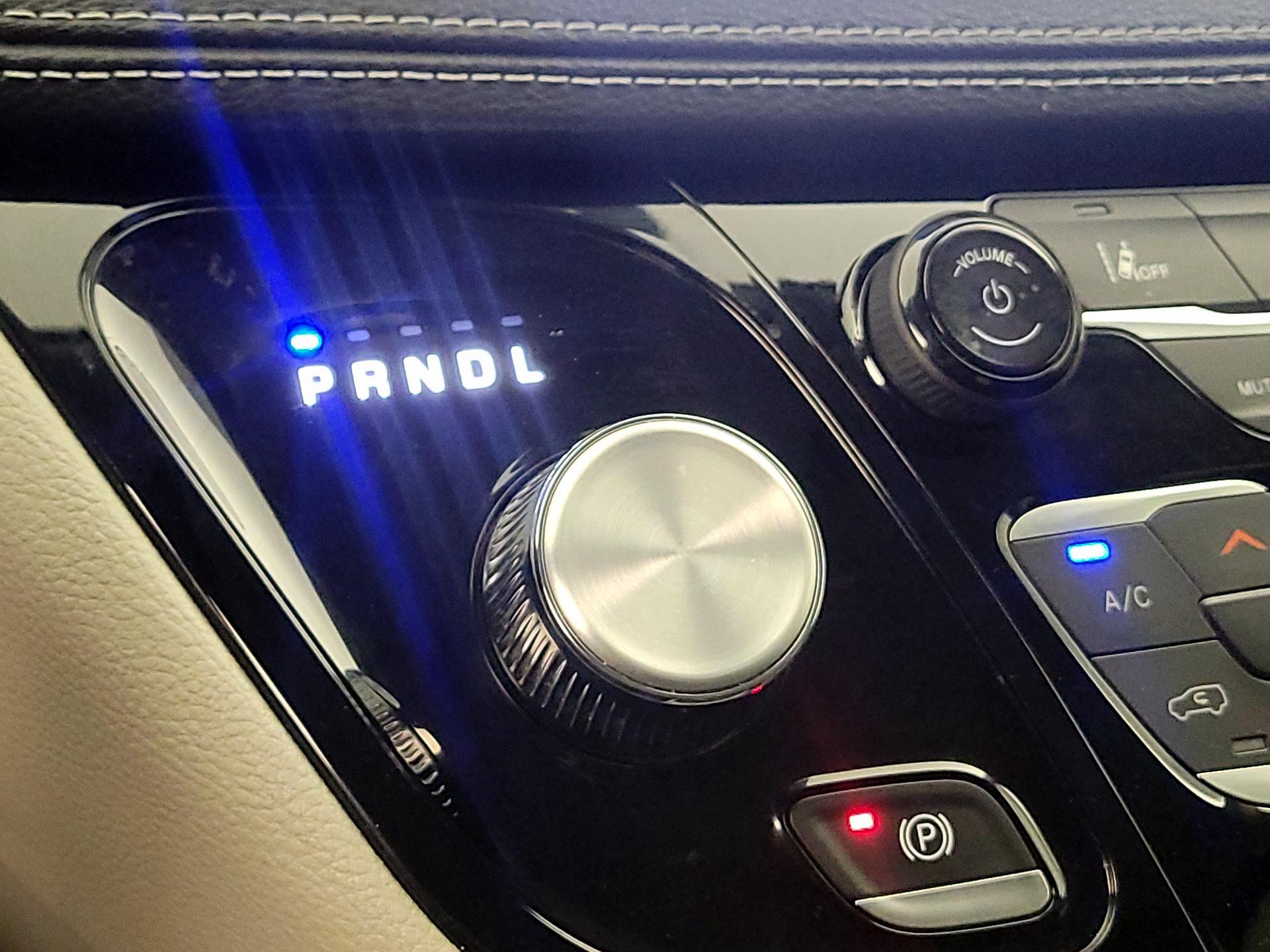 Thumbnail: 2024 Chrysler Pacifica - 18