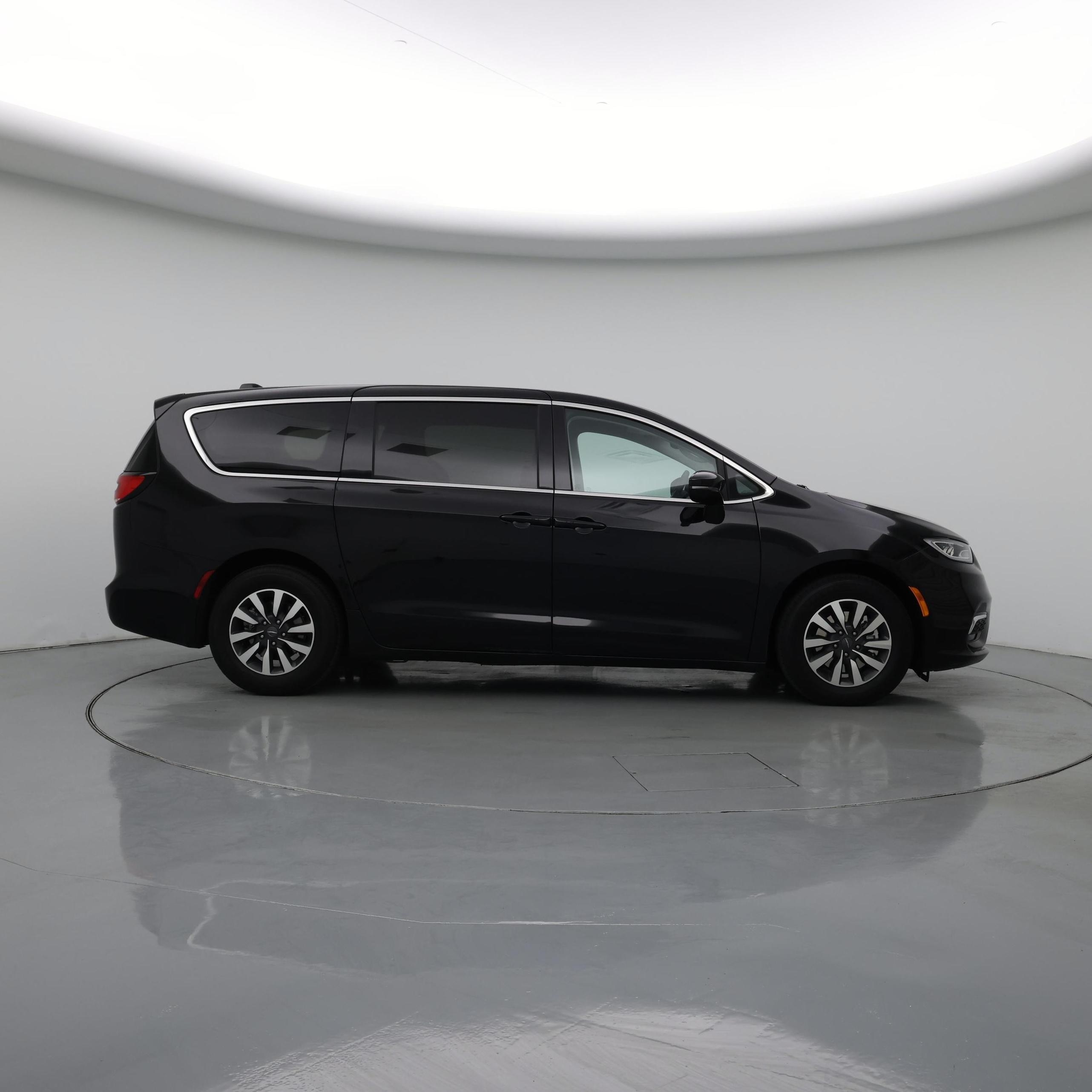 Thumbnail: 2024 Chrysler Pacifica - 7