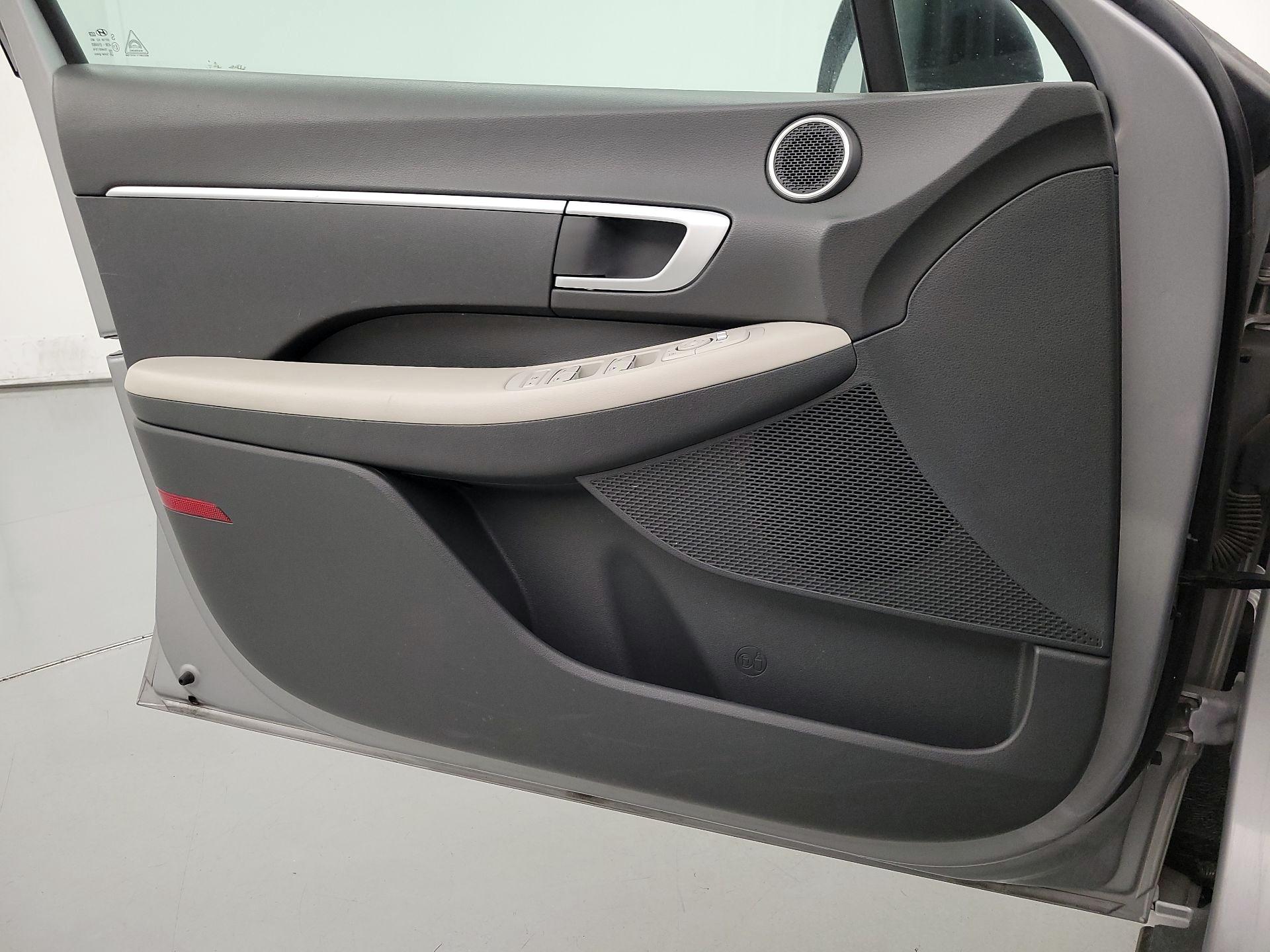 Thumbnail: 2023 Hyundai Sonata - 12