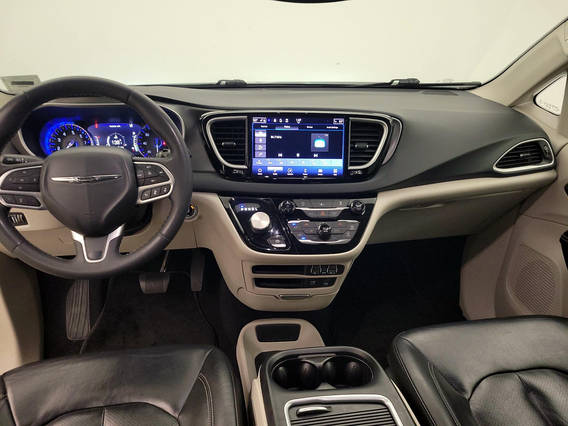 Thumbnail: 2022 Chrysler Pacifica - 9