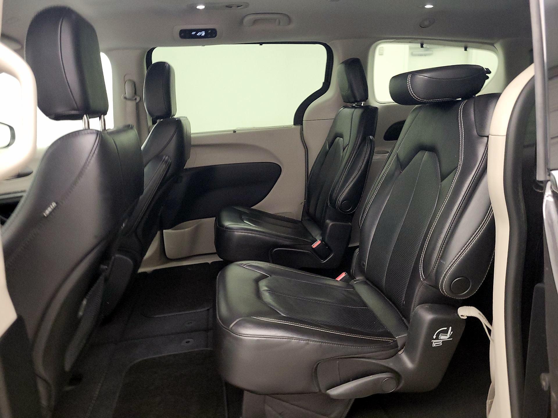Thumbnail: 2022 Chrysler Pacifica - 19