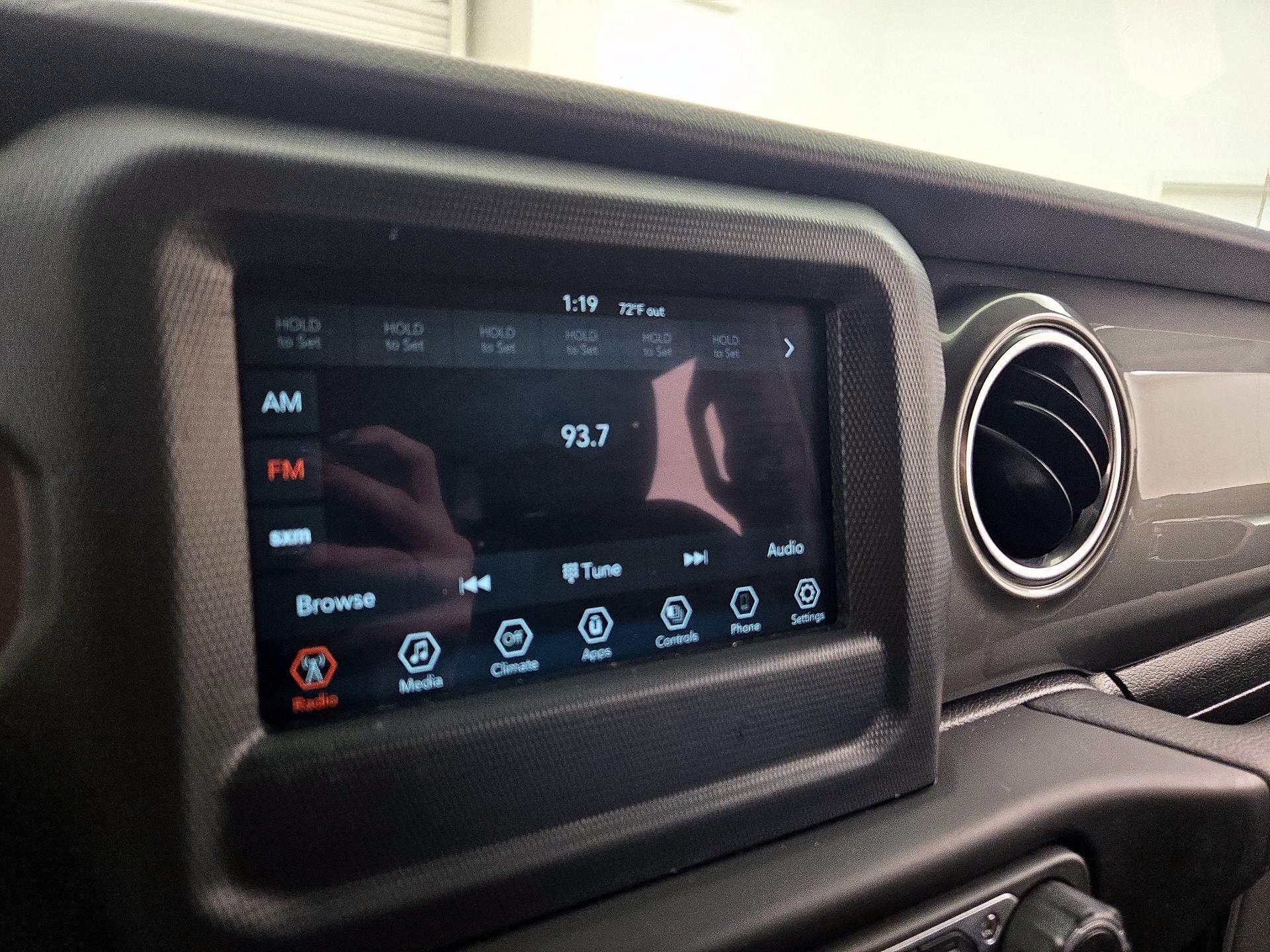 Thumbnail: 2021 Jeep Wrangler - 15