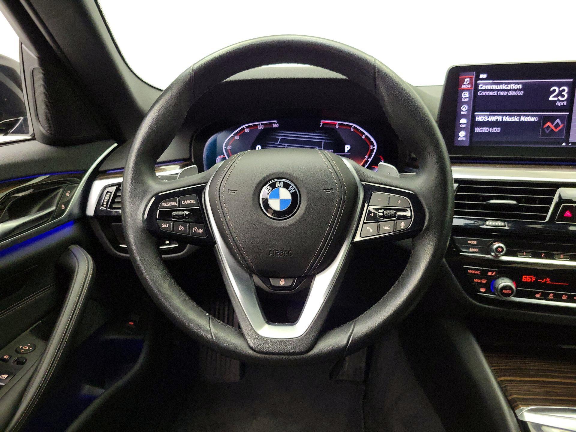 Thumbnail: 2023 BMW 5 Series - 10