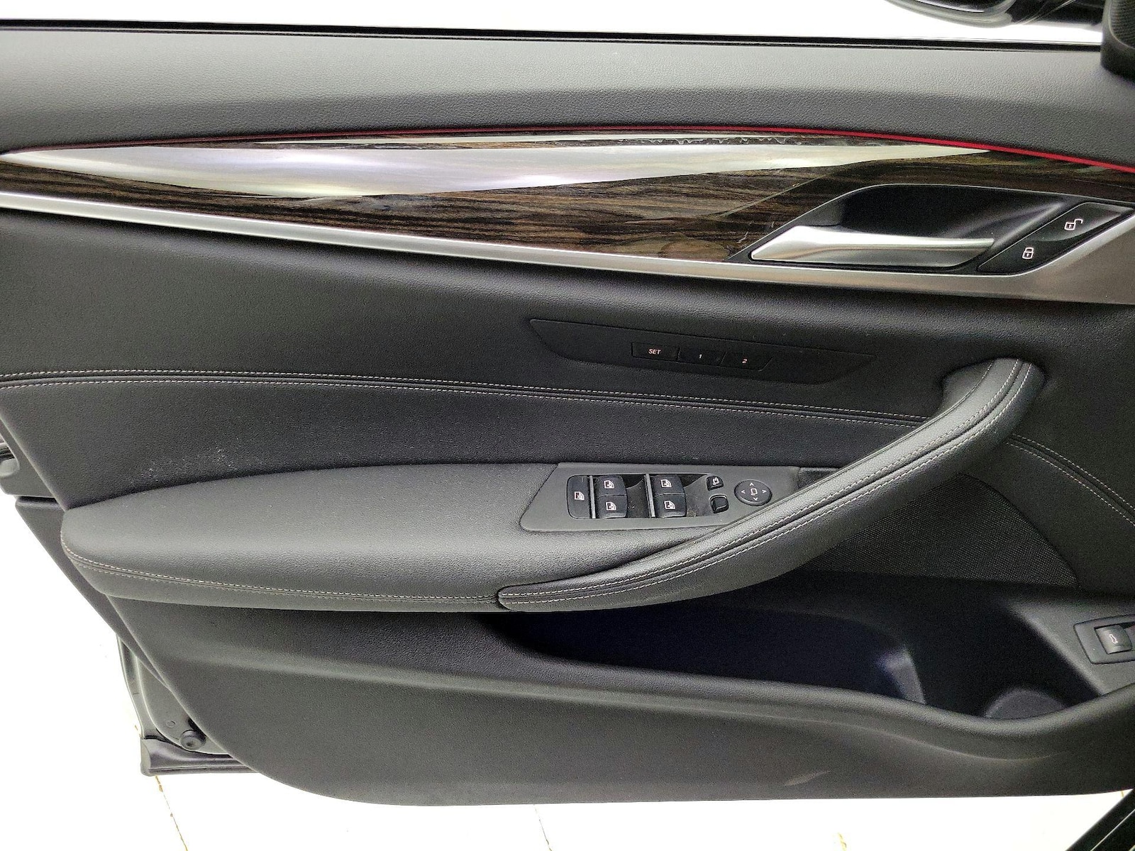 2023 BMW 5 Series 530i - Photo 13