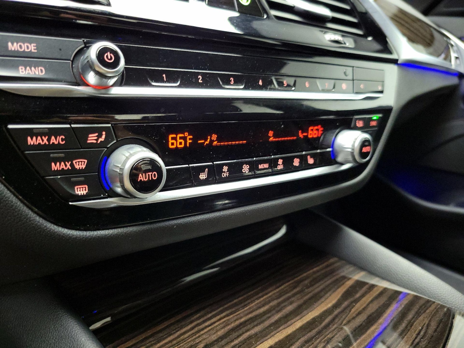 2023 BMW 5 Series 530i - Photo 18