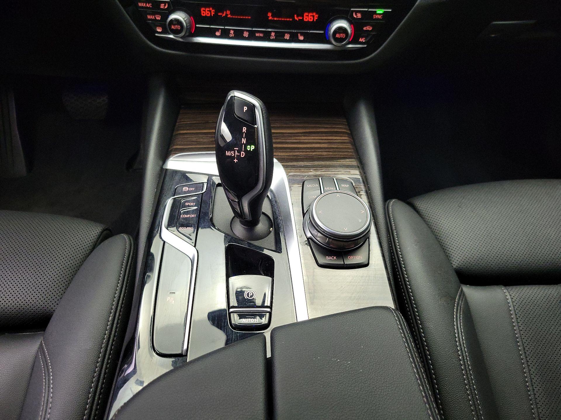 Thumbnail: 2023 BMW 5 Series - 18