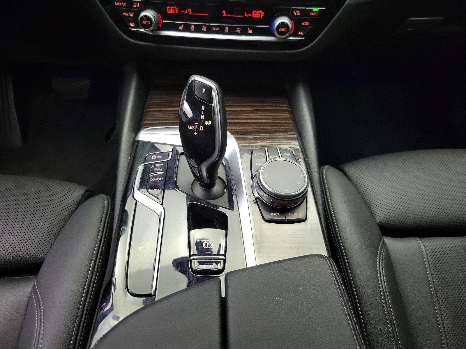 2023 BMW 5 Series 530i - Photo 19