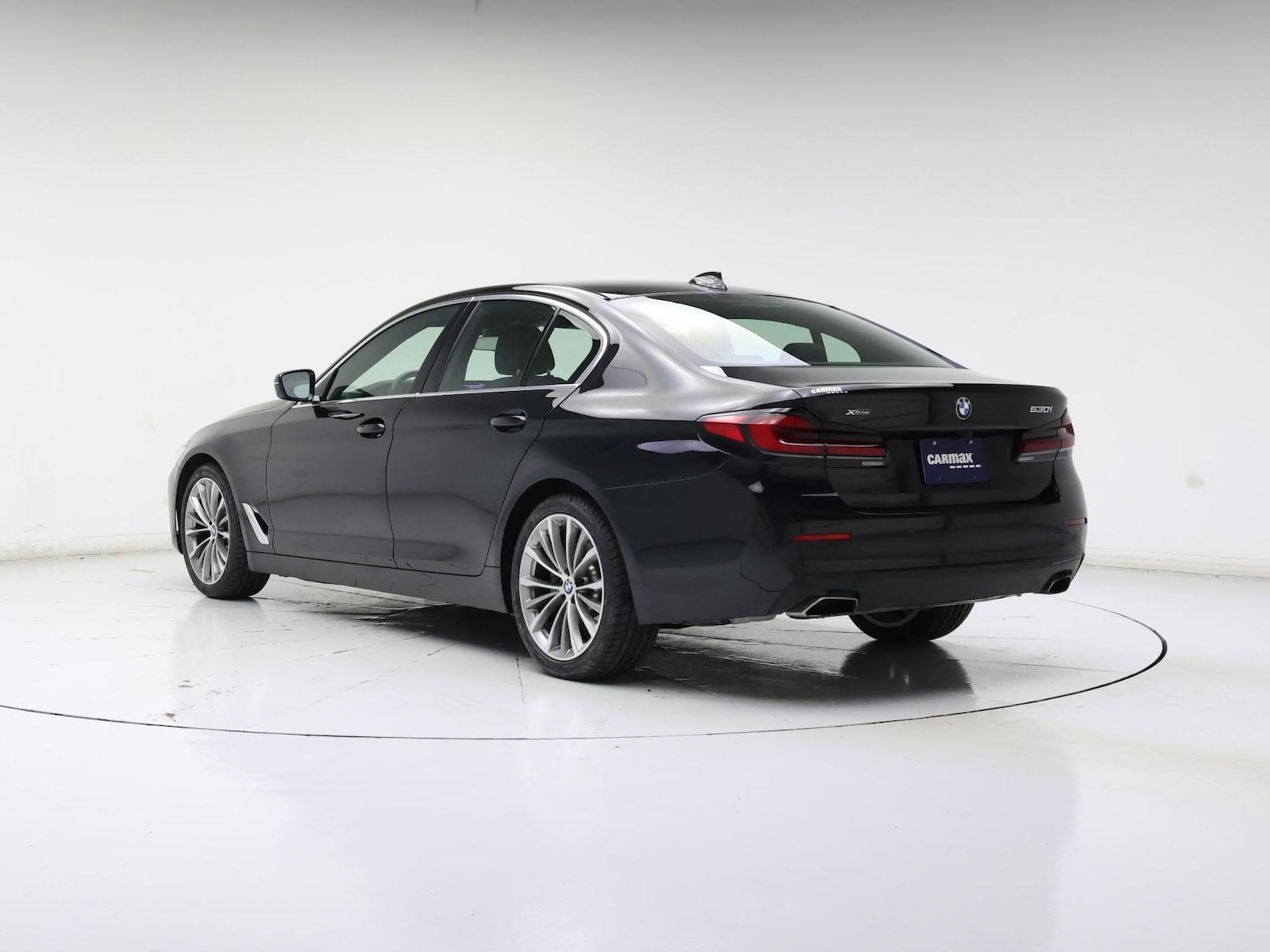 2023 BMW 5 Series 530i - Photo 3
