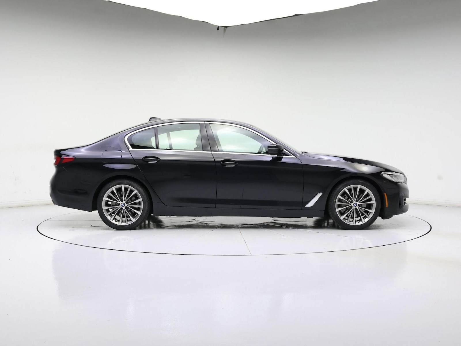 2023 BMW 5 Series 530i - Photo 8