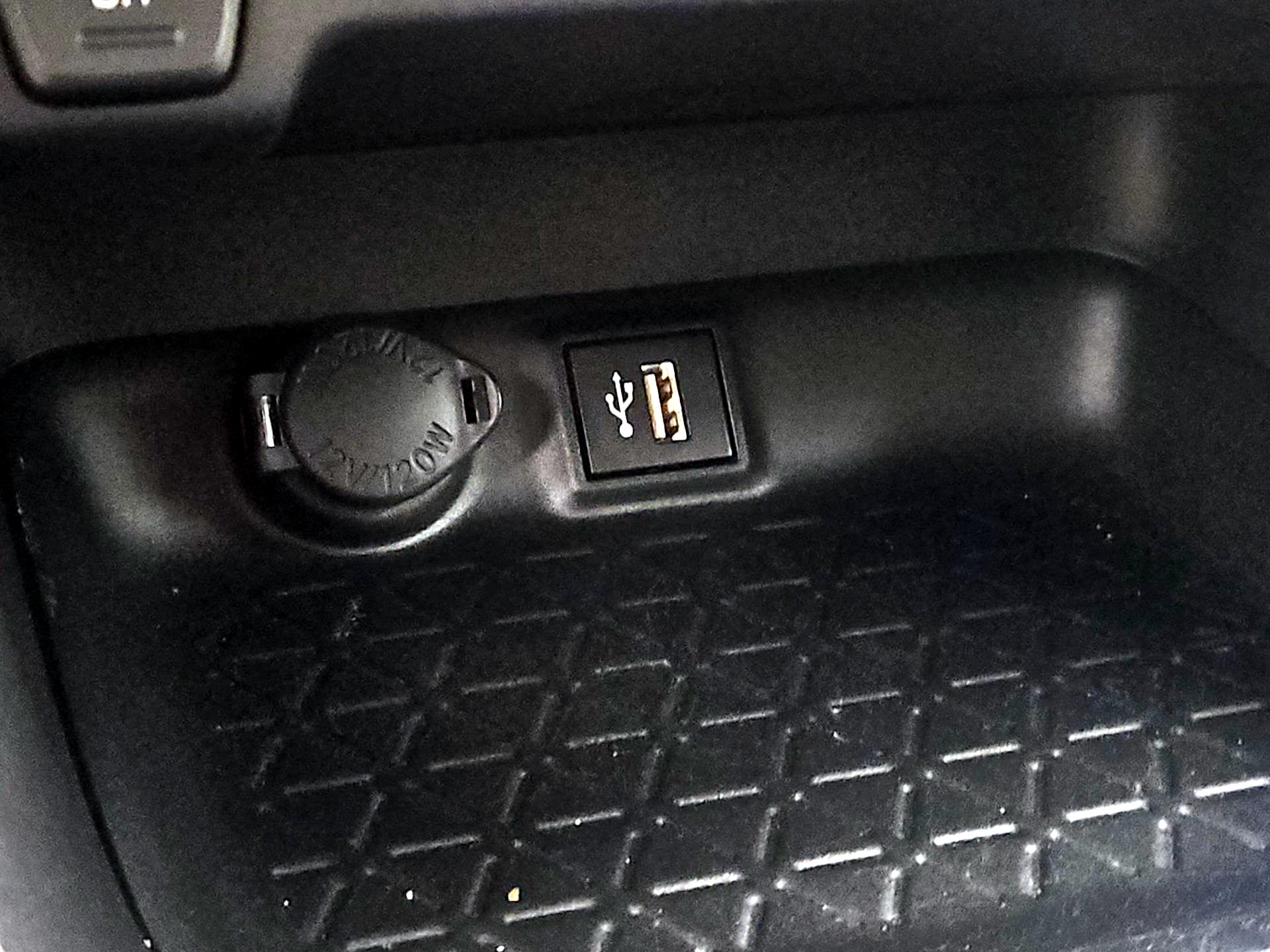 Thumbnail: 2023 Toyota RAV4 - 18