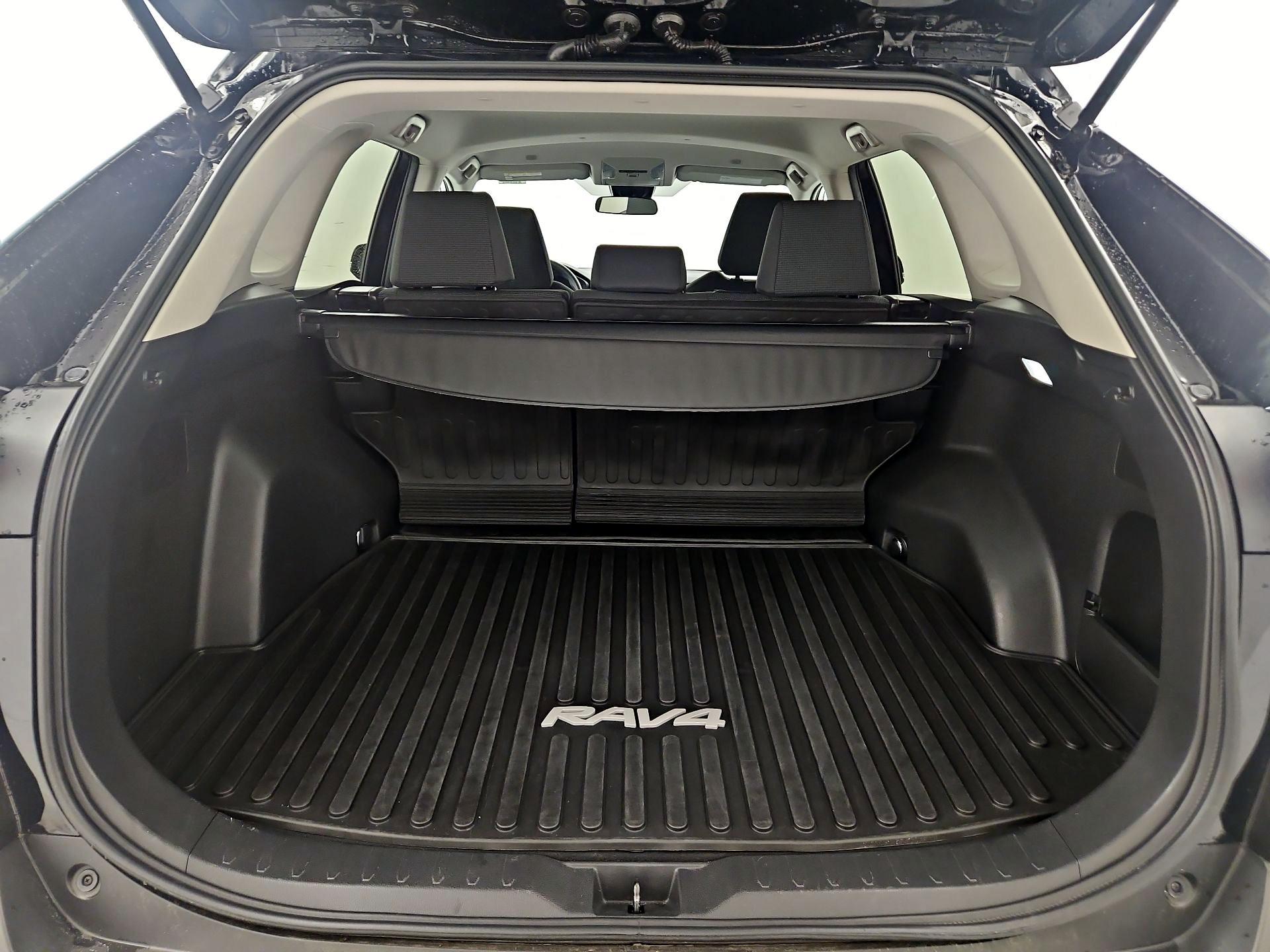 Thumbnail: 2023 Toyota RAV4 - 20