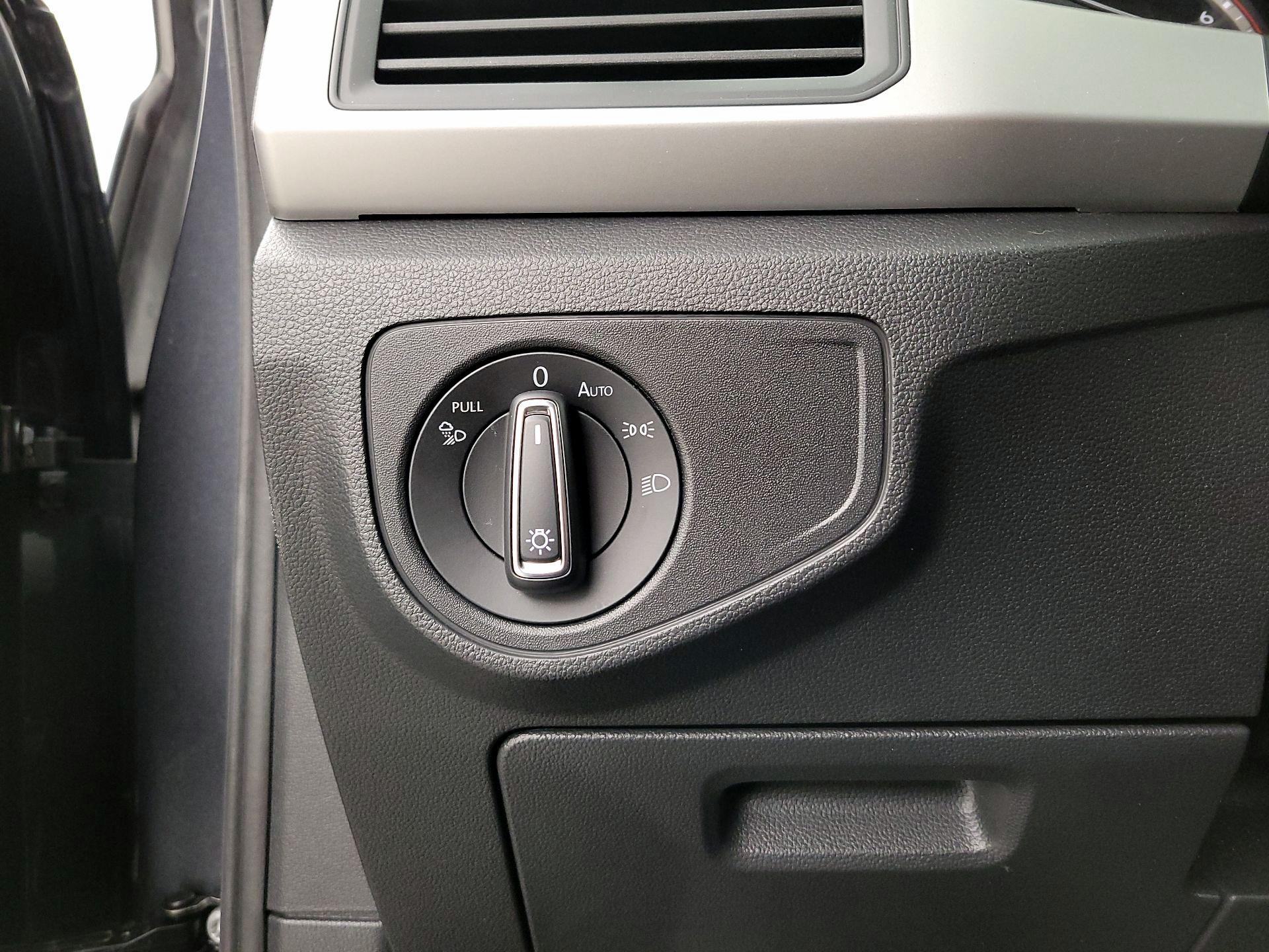 Thumbnail: 2021 Volkswagen Atlas - 13