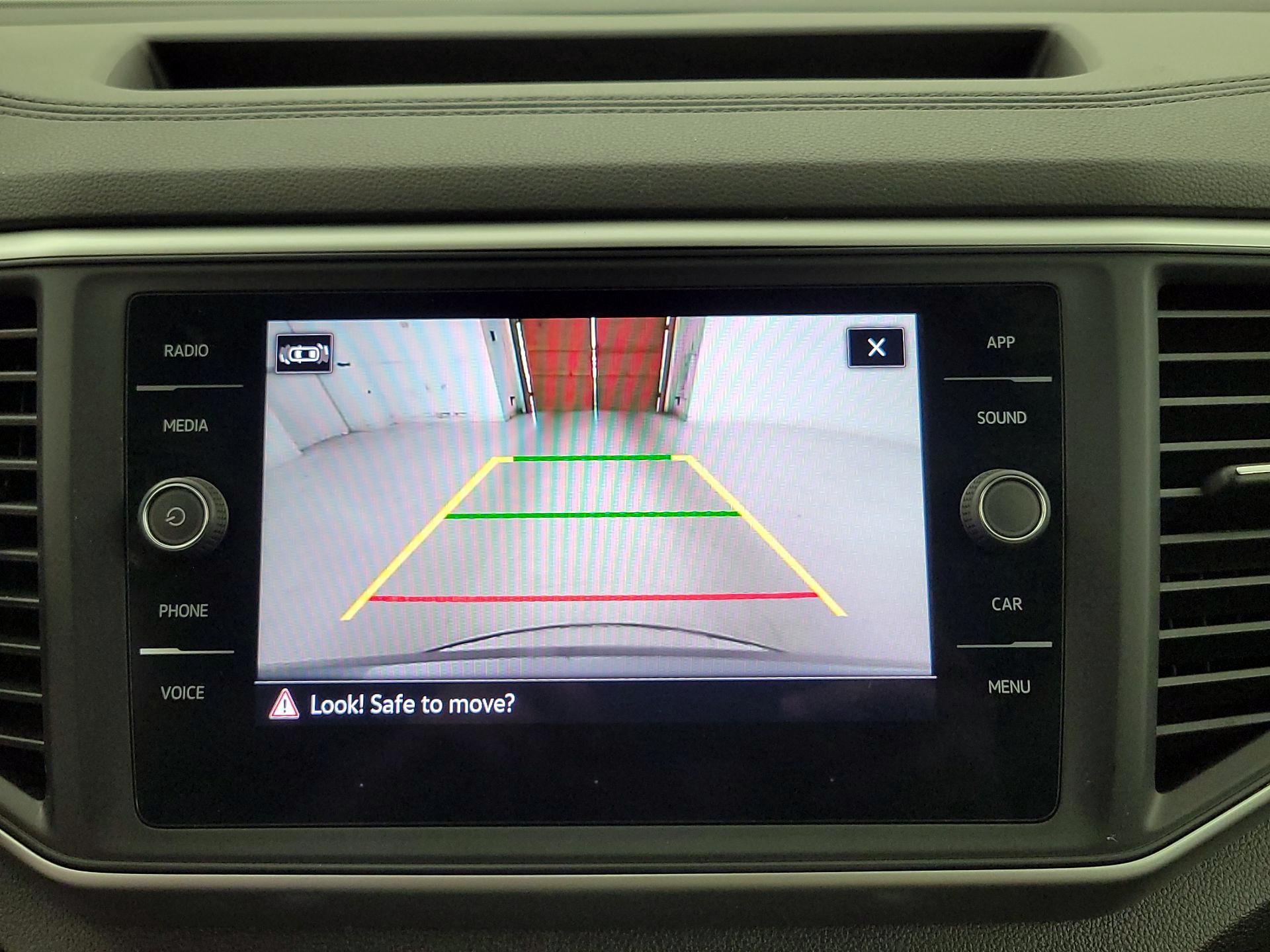 Thumbnail: 2021 Volkswagen Atlas - 14