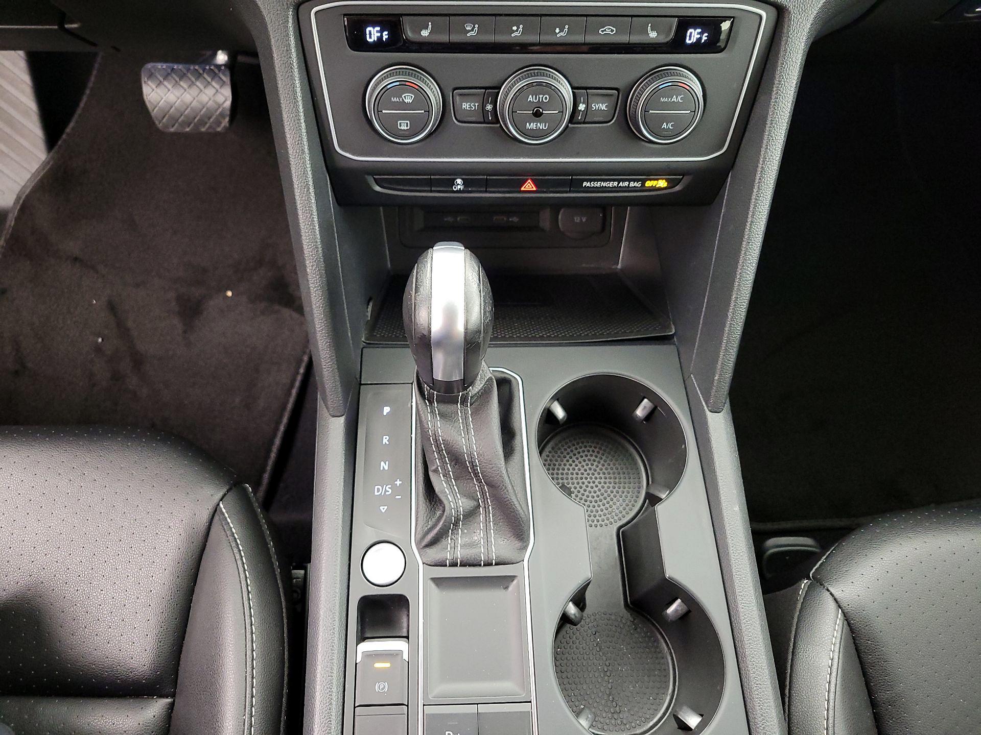 Thumbnail: 2021 Volkswagen Atlas - 17