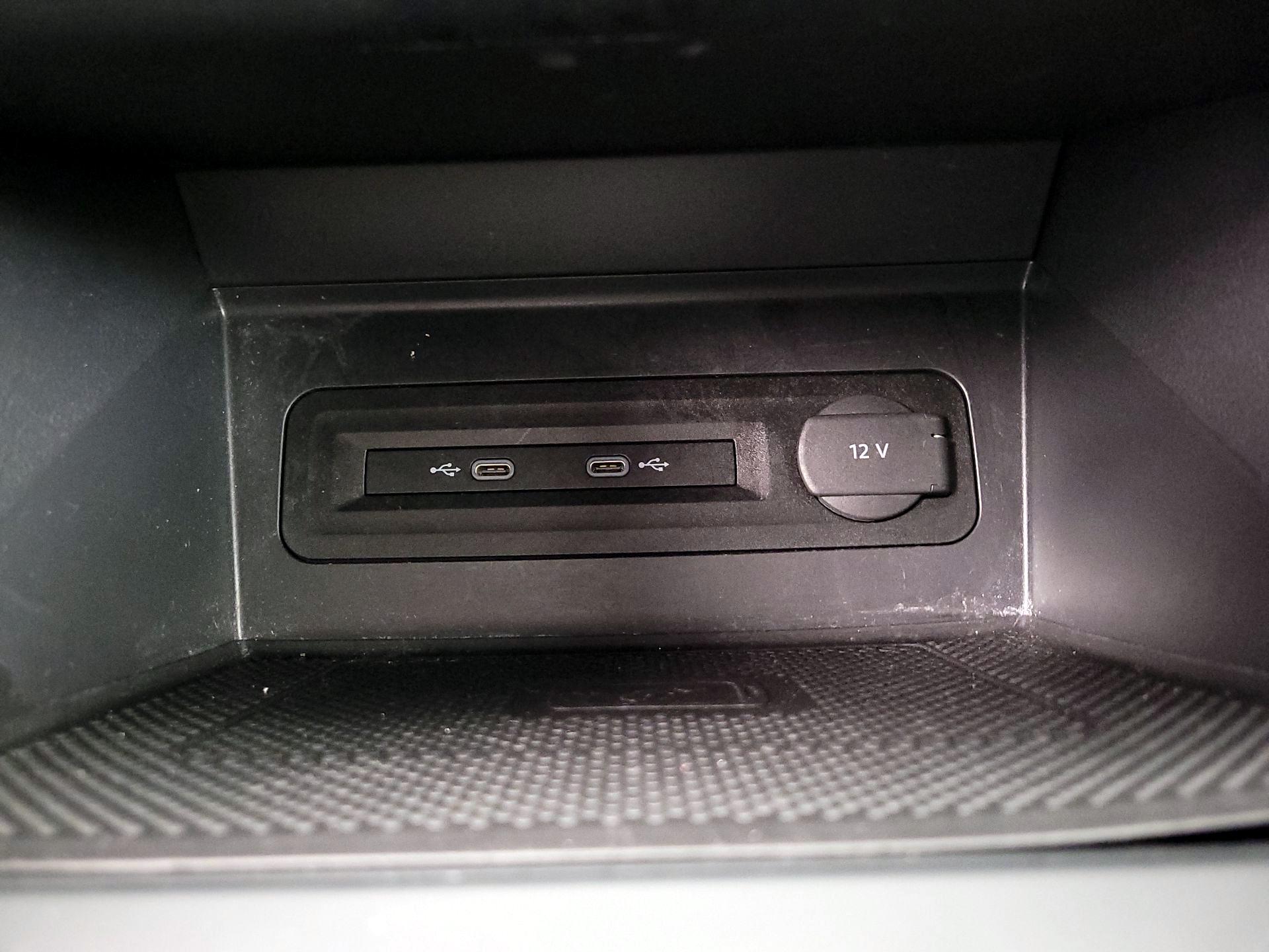 Thumbnail: 2021 Volkswagen Atlas - 18