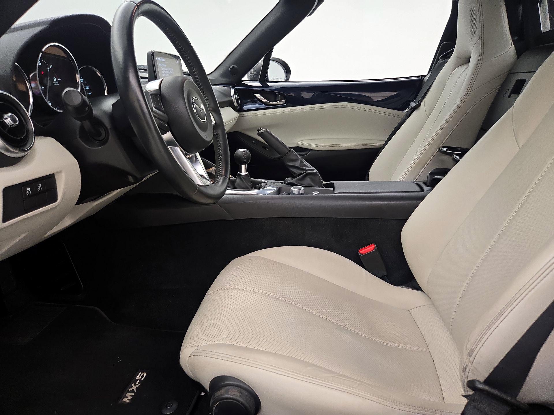 Thumbnail: 2021 Mazda MX-5 Miata - 11