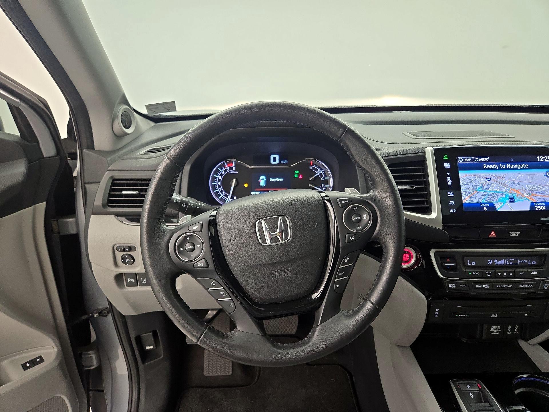 Thumbnail: 2016 Honda Pilot - 10