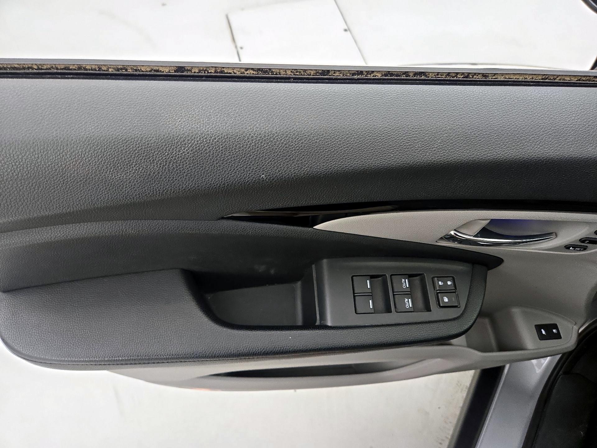 Thumbnail: 2016 Honda Pilot - 12