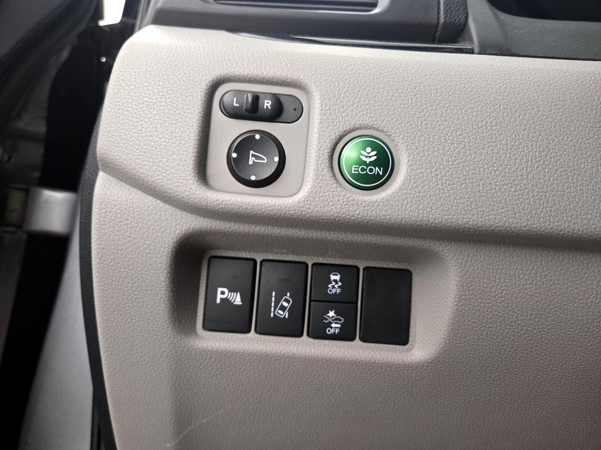 Thumbnail: 2016 Honda Pilot - 13