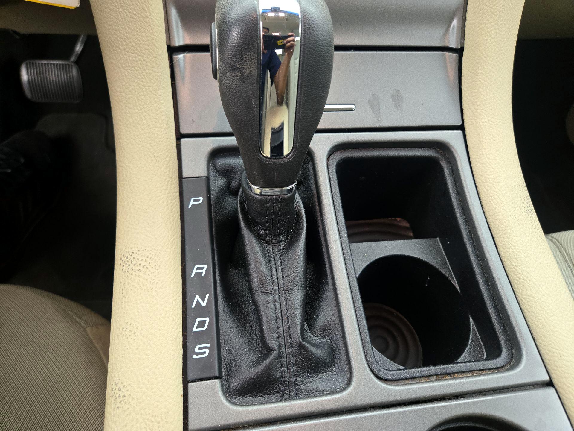 Thumbnail: 2018 Ford Taurus - 17