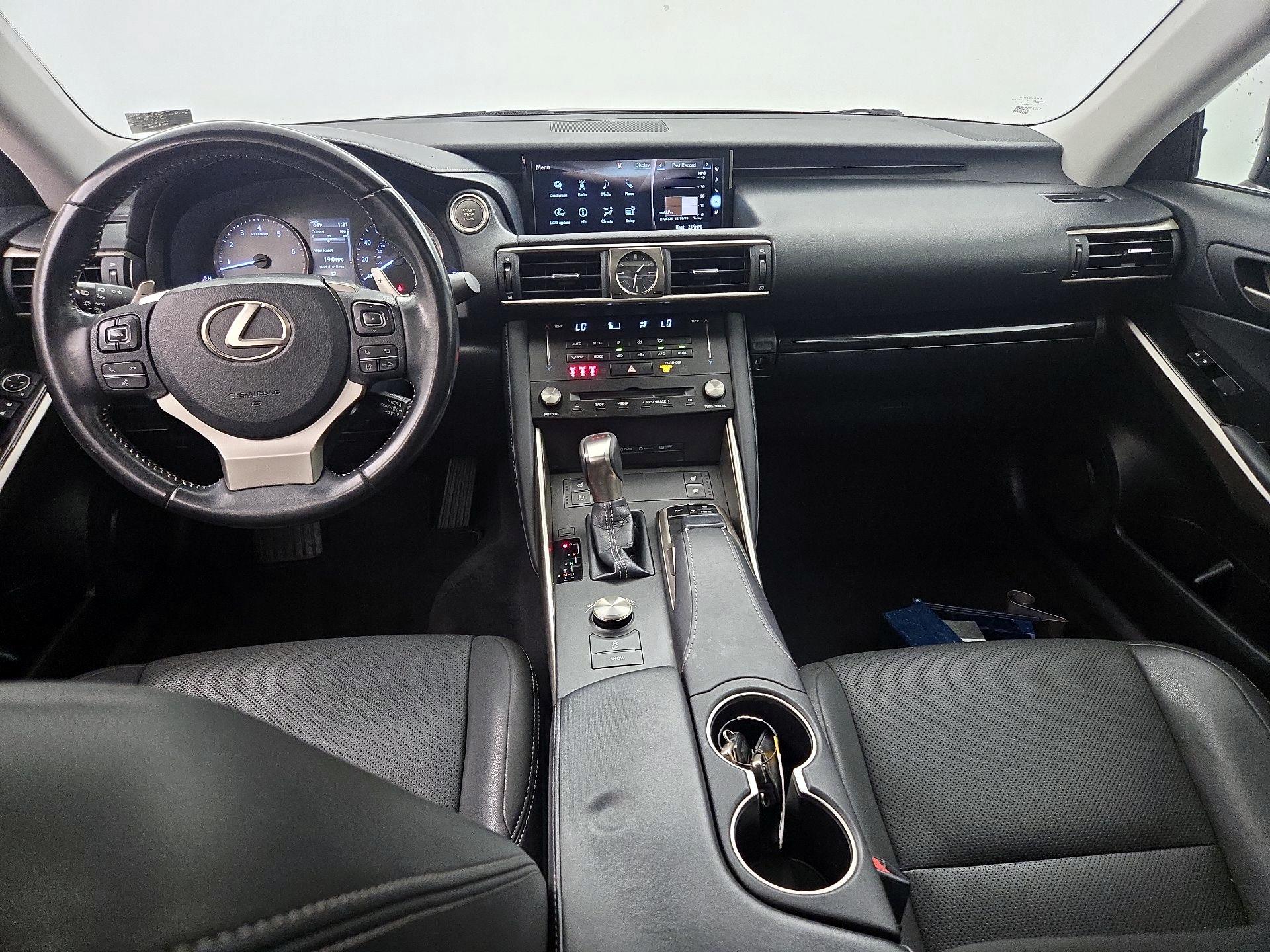 Thumbnail: 2017 Lexus IS - 9