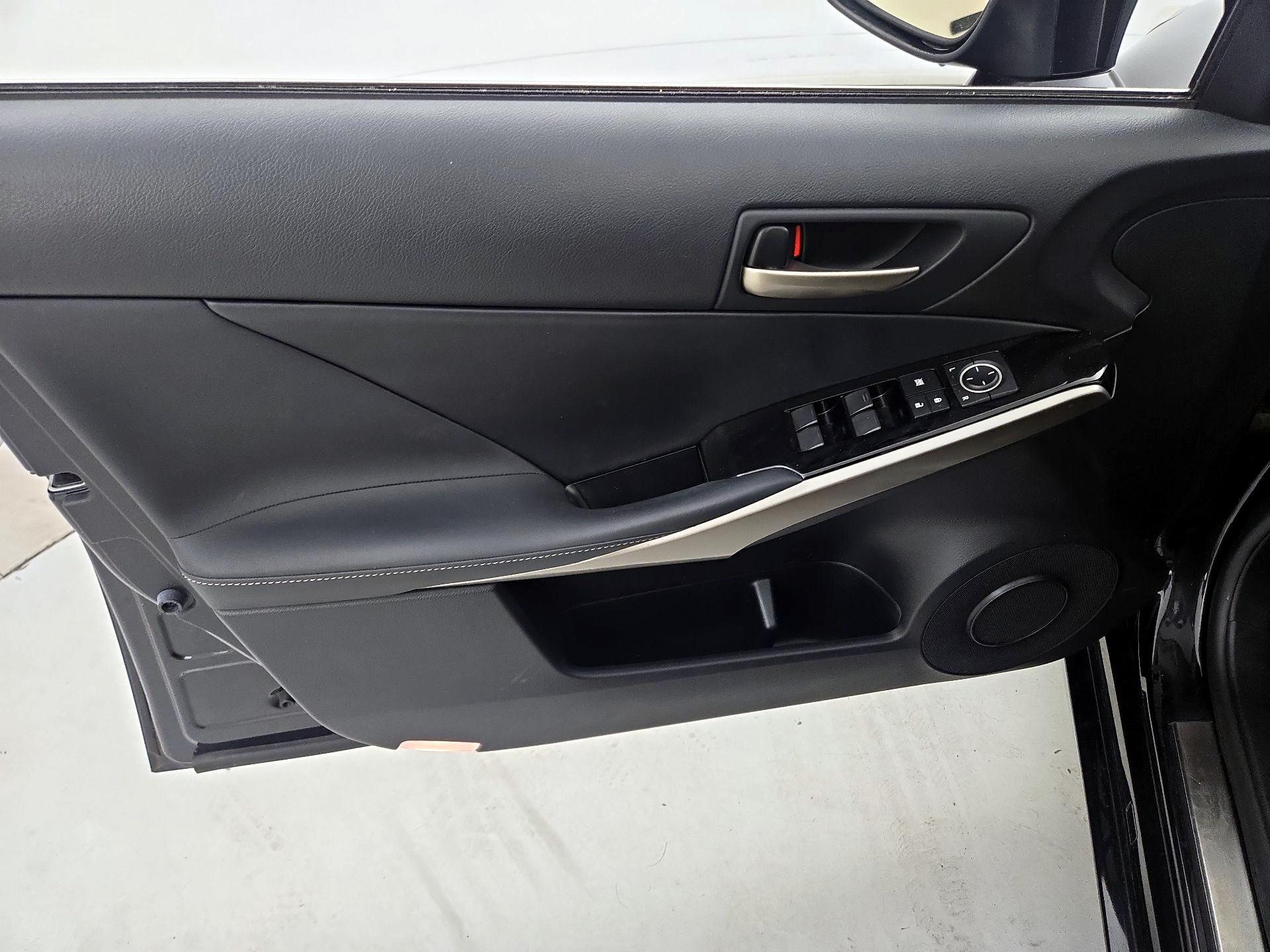 Thumbnail: 2017 Lexus IS - 12