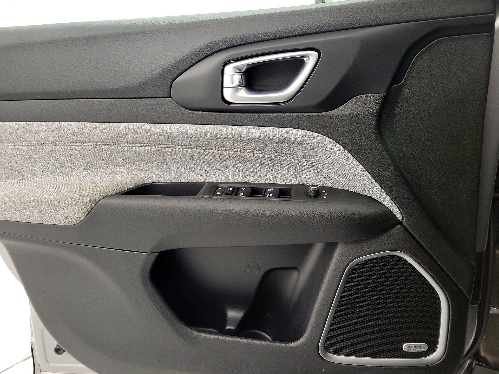 Thumbnail: 2022 Jeep Compass - 12