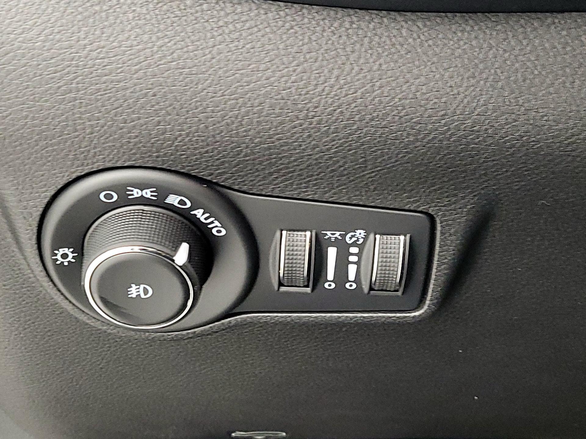 Thumbnail: 2022 Jeep Compass - 13
