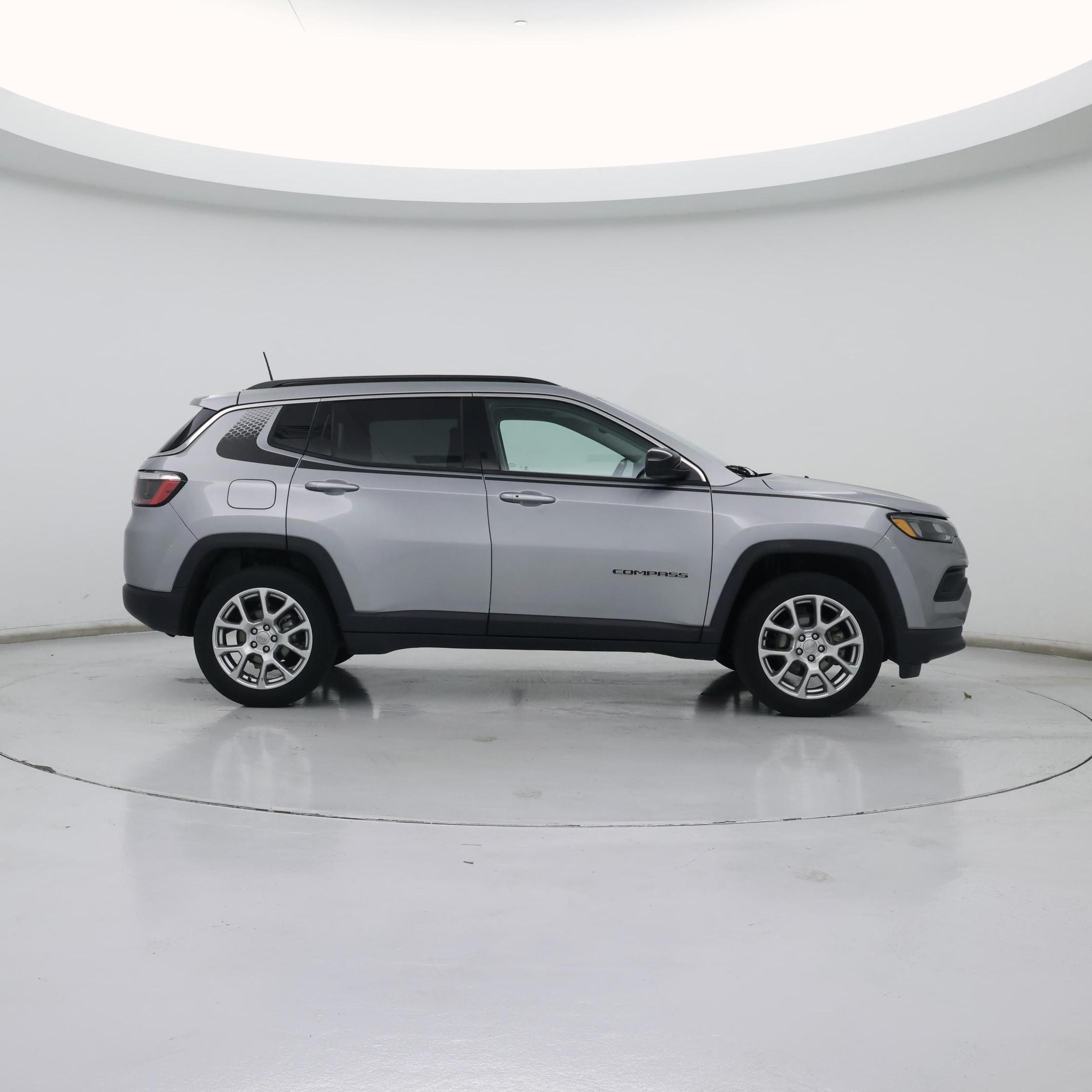 Thumbnail: 2022 Jeep Compass - 7