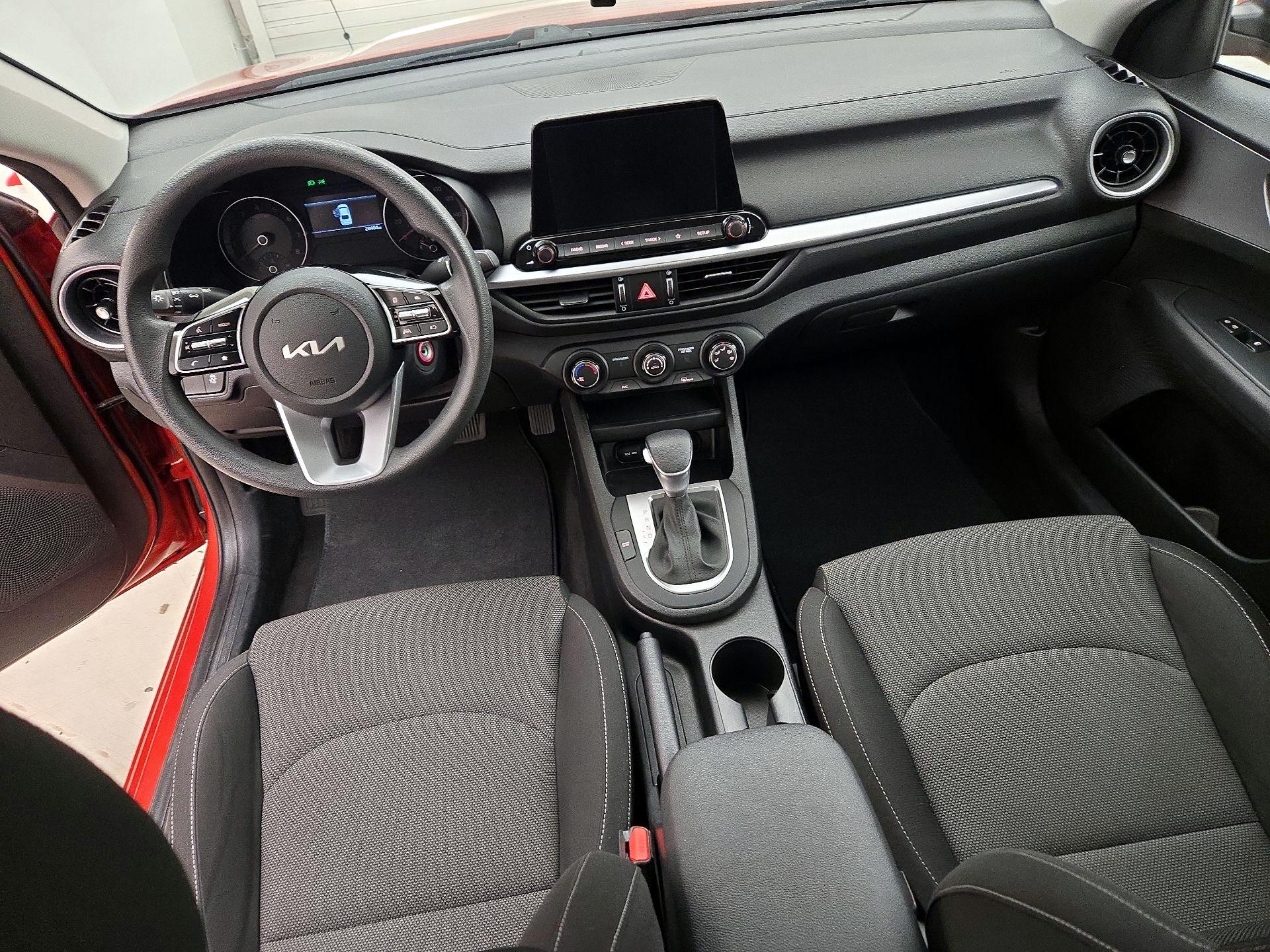 Thumbnail: 2022 Kia Forte - 9