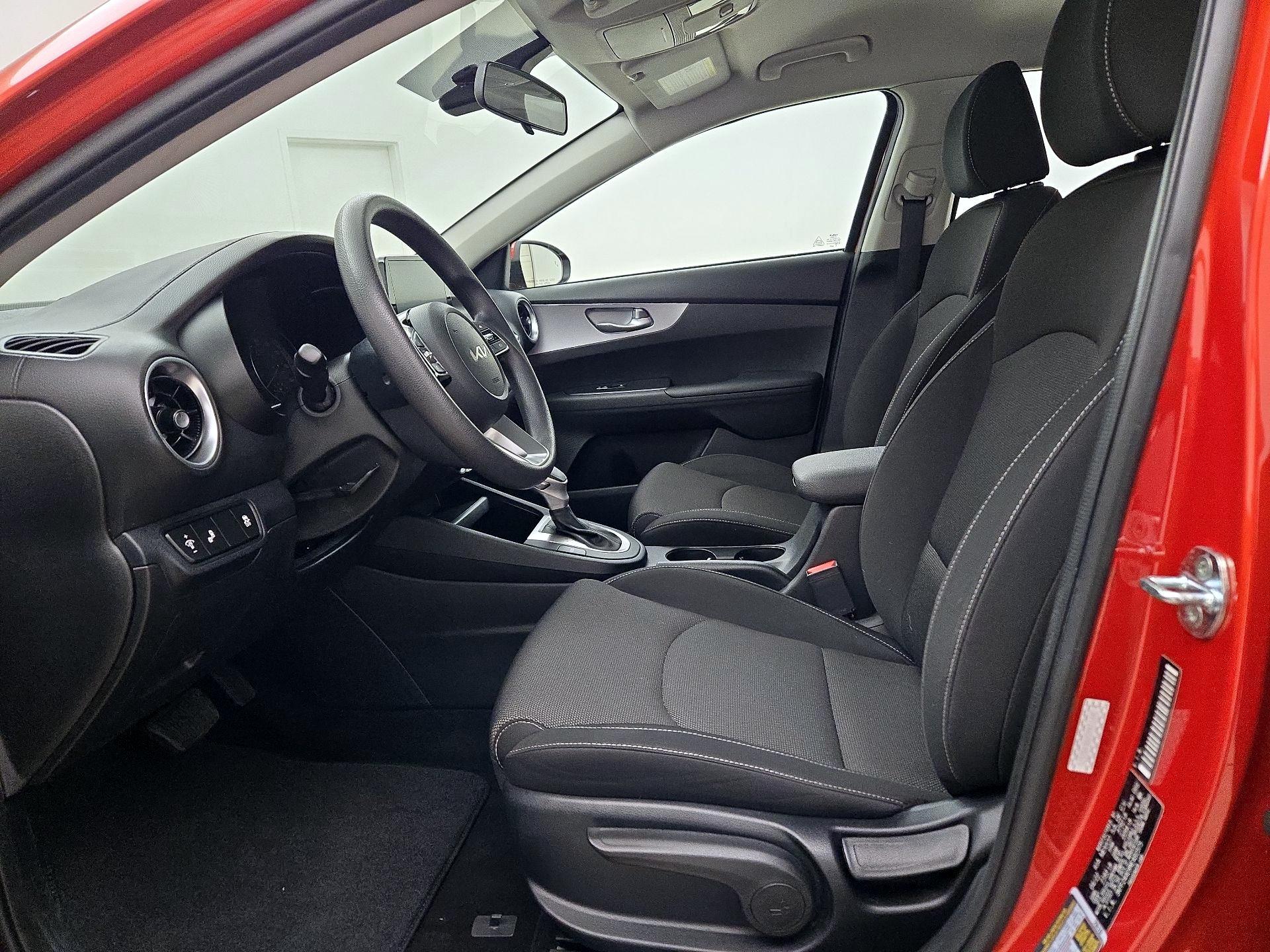 Thumbnail: 2022 Kia Forte - 11