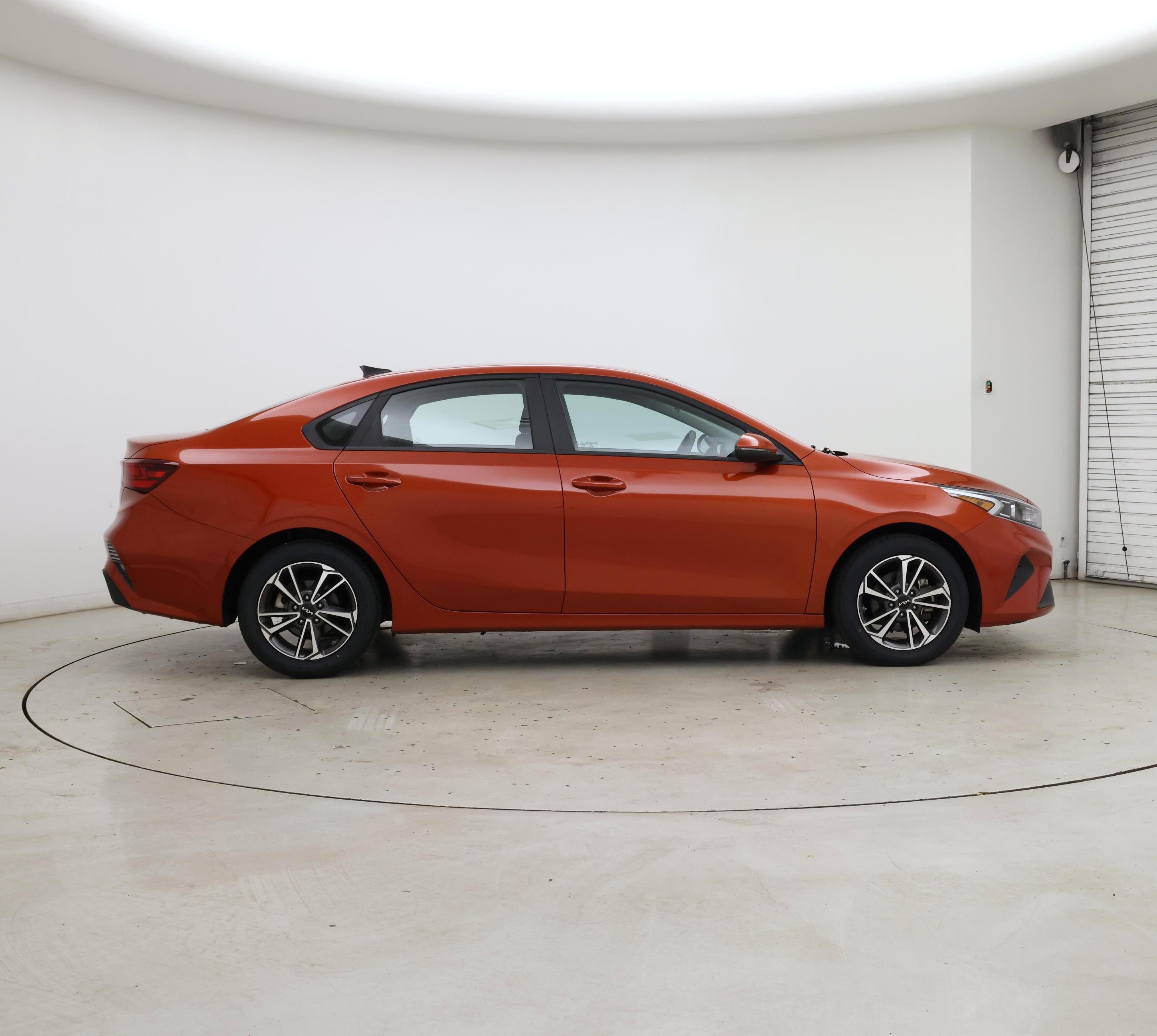 Thumbnail: 2022 Kia Forte - 7