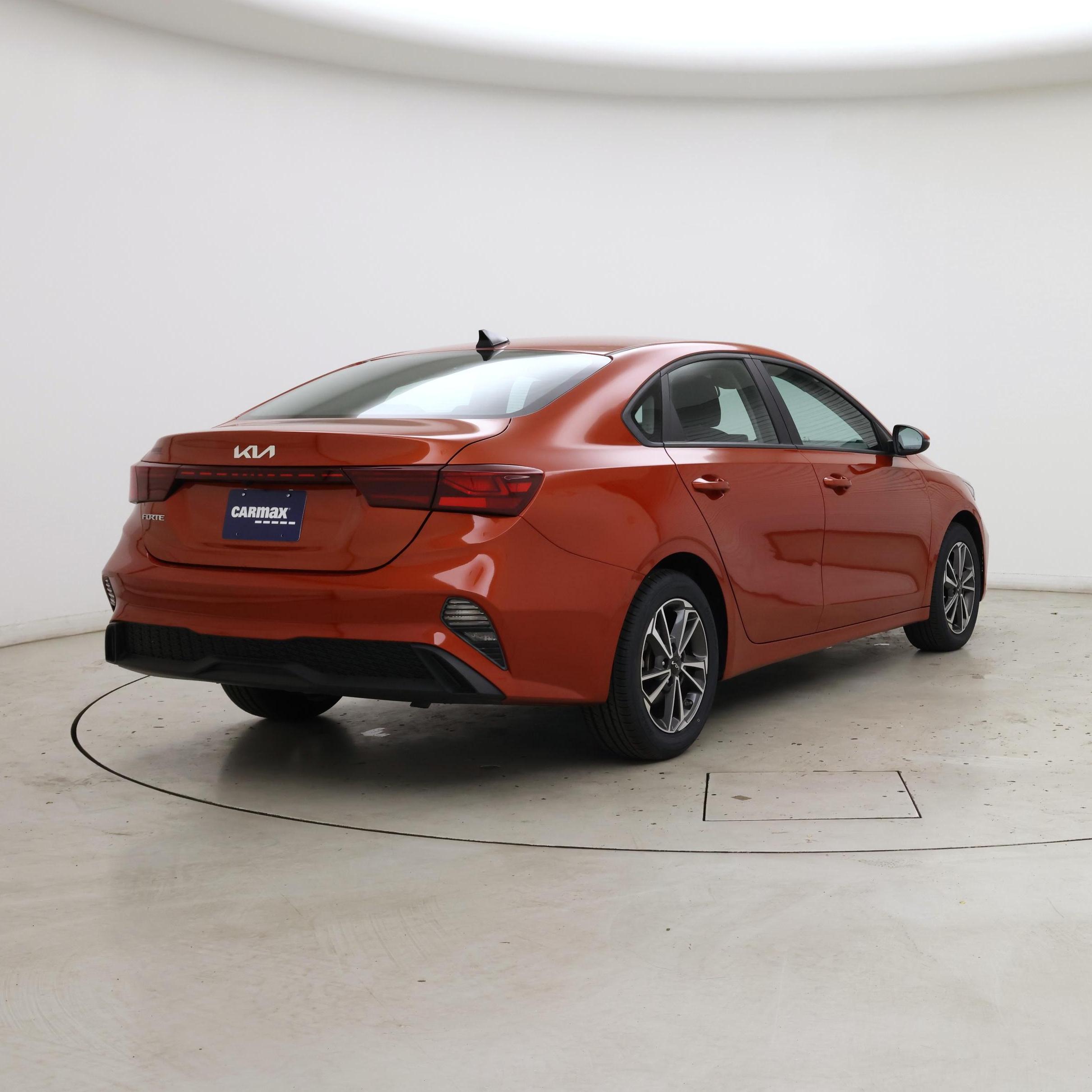 Thumbnail: 2022 Kia Forte - 8