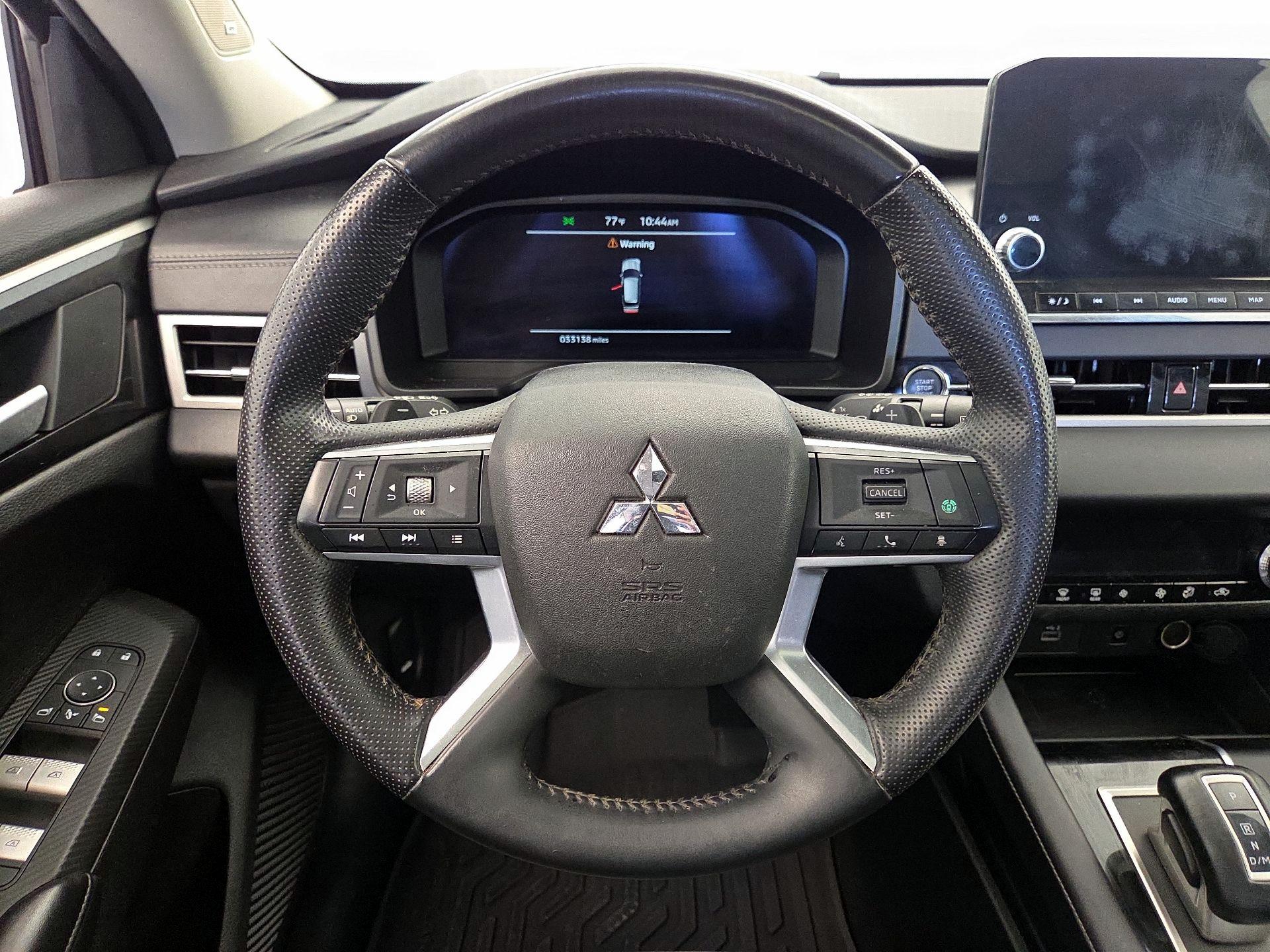Thumbnail: 2024 Mitsubishi Outlander - 10