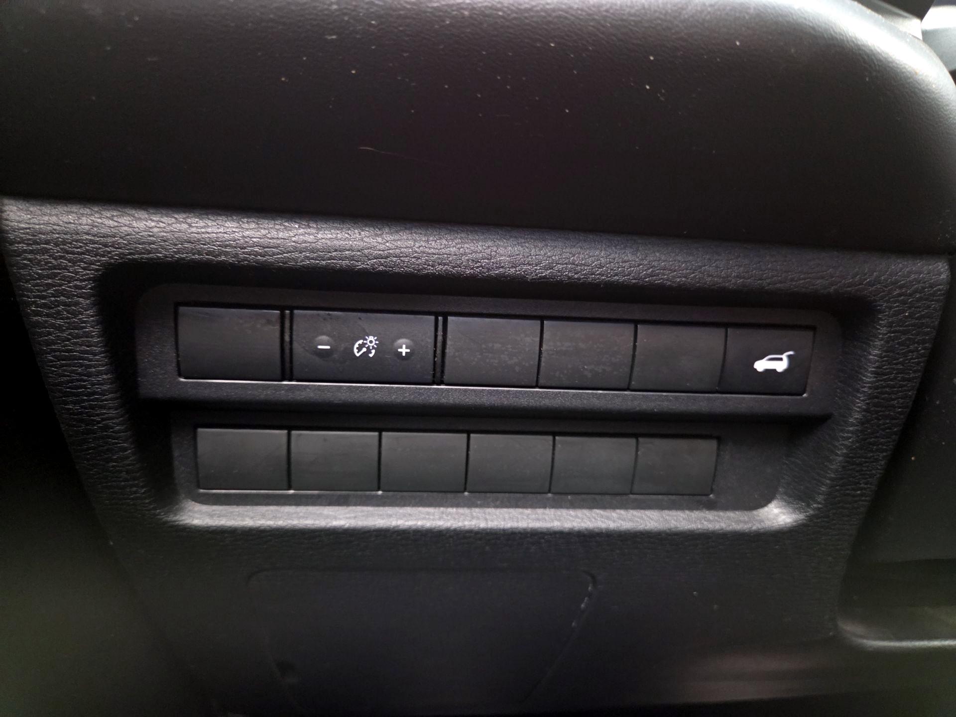 Thumbnail: 2024 Mitsubishi Outlander - 13