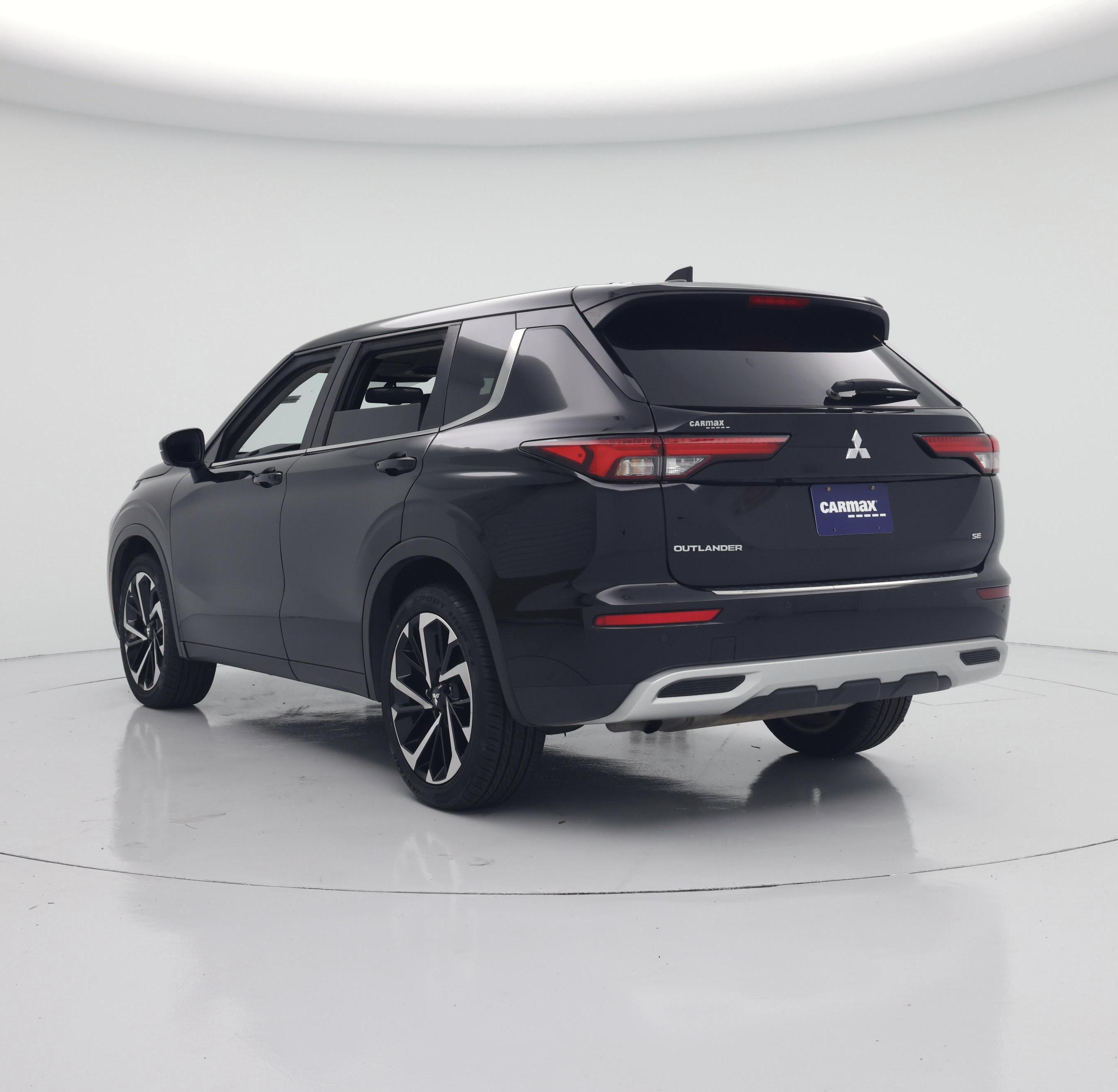 Thumbnail: 2024 Mitsubishi Outlander - 2