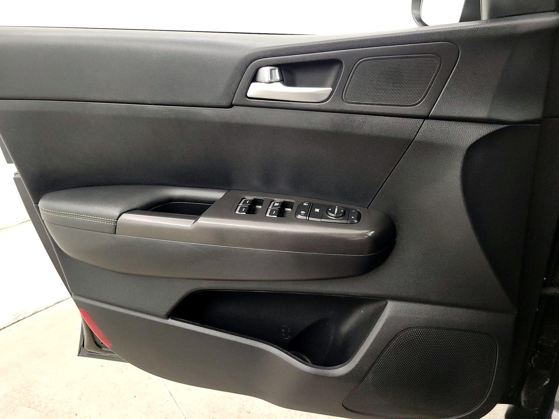 Thumbnail: 2022 Kia Sportage - 12